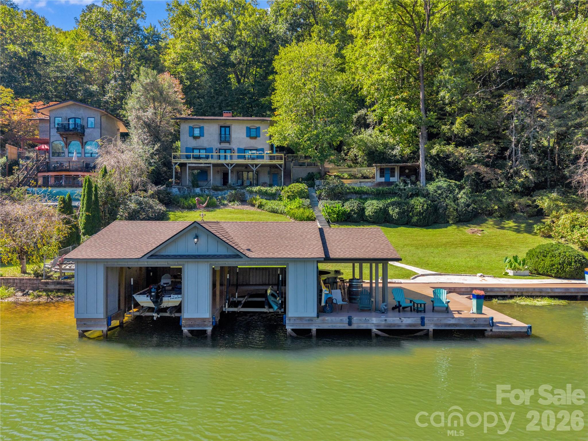 325 Tryon Bay Circle Property Photo 4