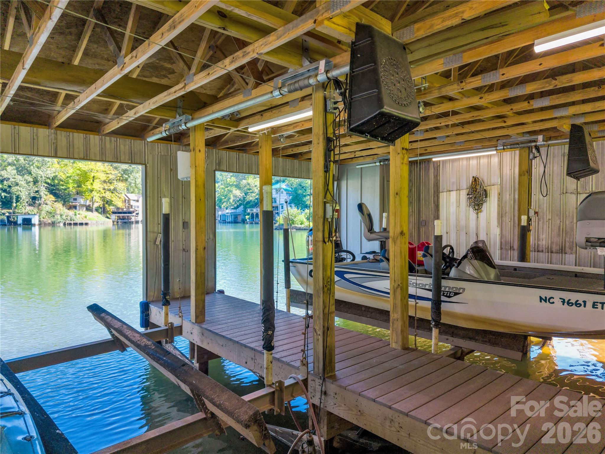 325 Tryon Bay Circle Property Photo 8