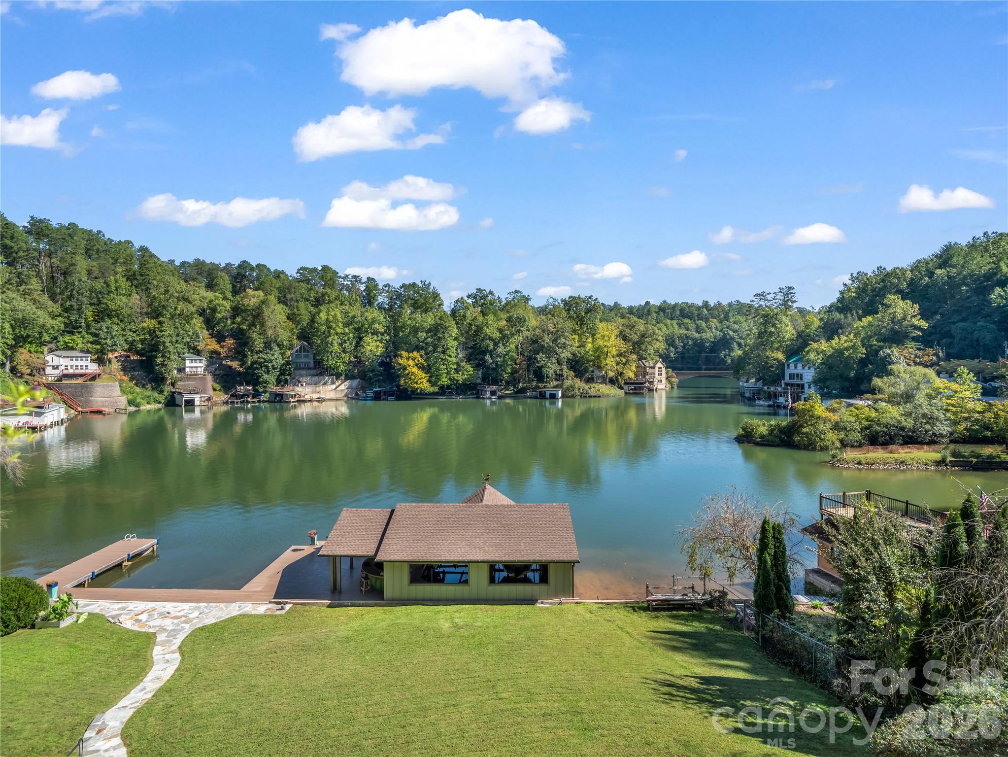 325 Tryon Bay Circle Property Photo 31