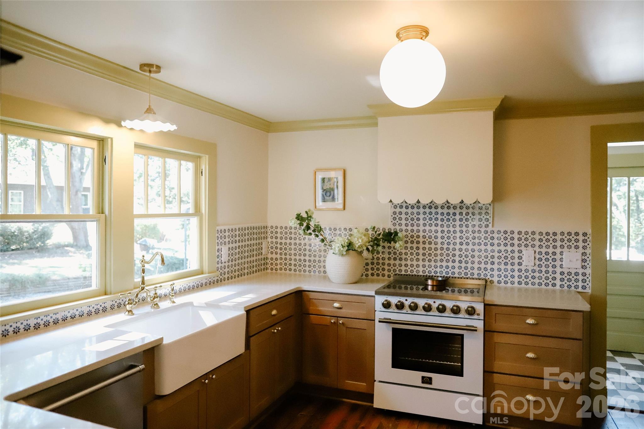 215 Krimminger Avenue Property Photo 2