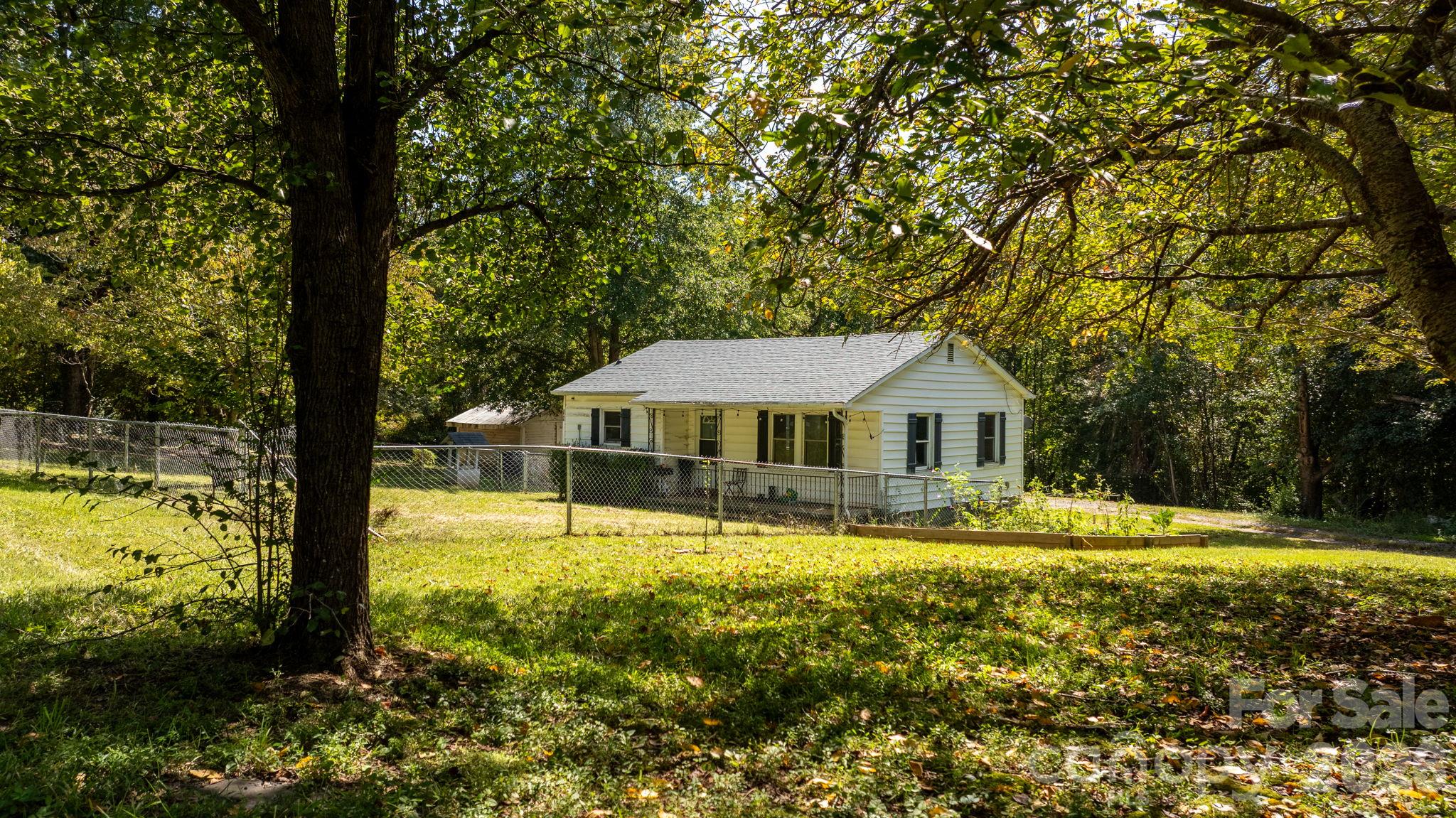 6048 Sugar Loaf Road Property Photo 2