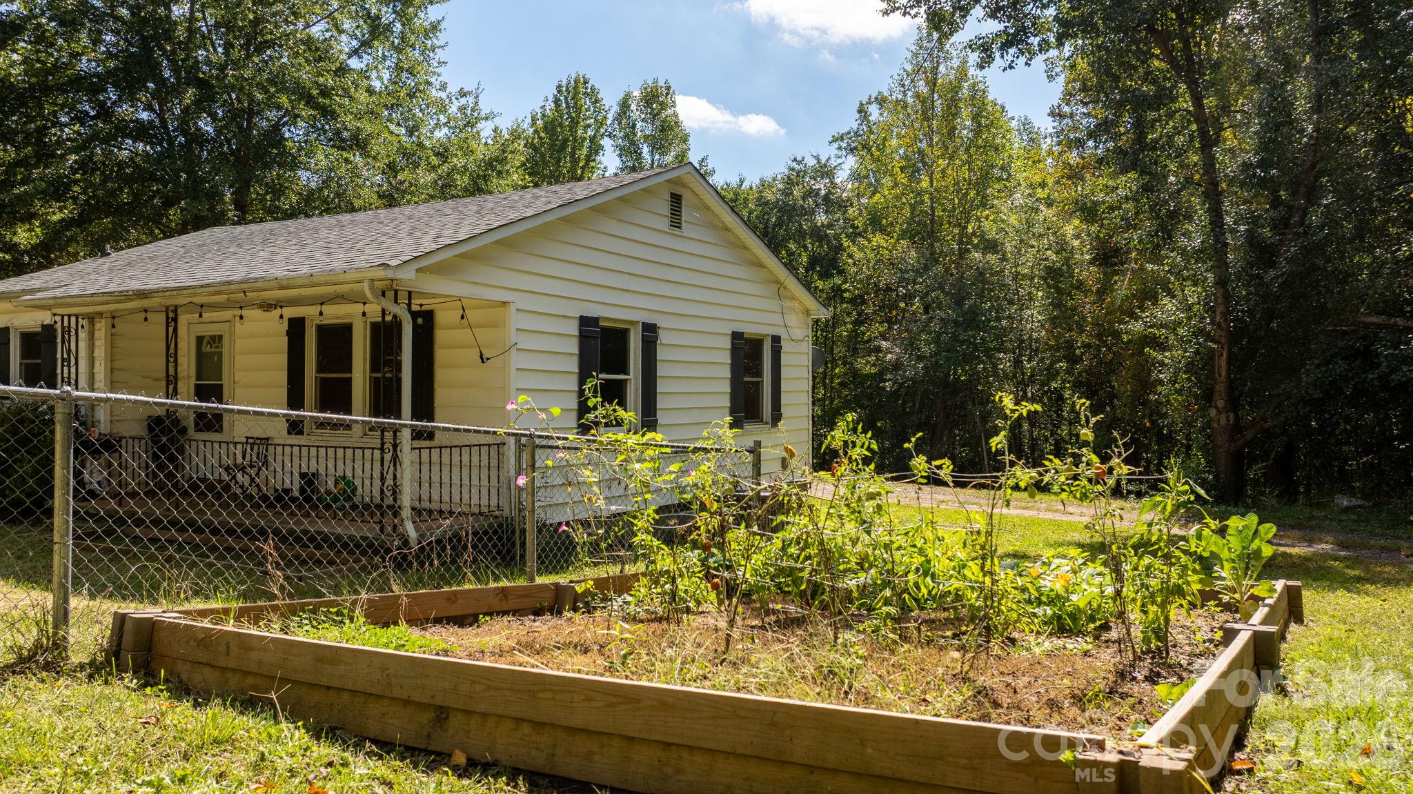 6048 Sugar Loaf Road Property Photo 29