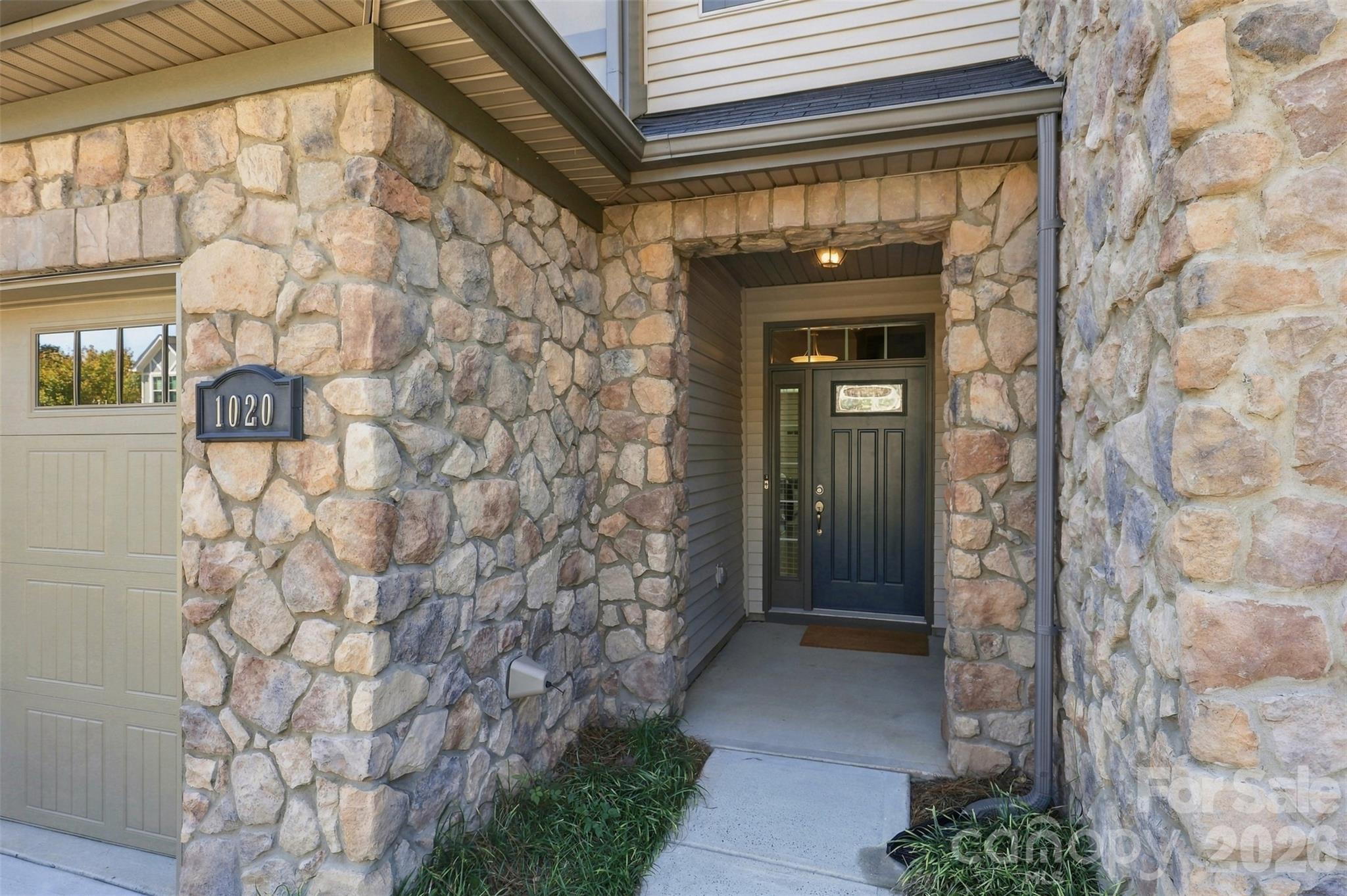 1020 Archibald Avenue Property Photo 3