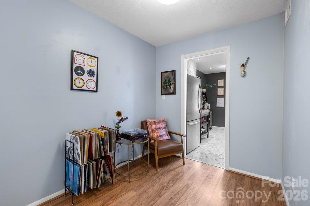 4607 Hedgemore Drive D Property Photo 5