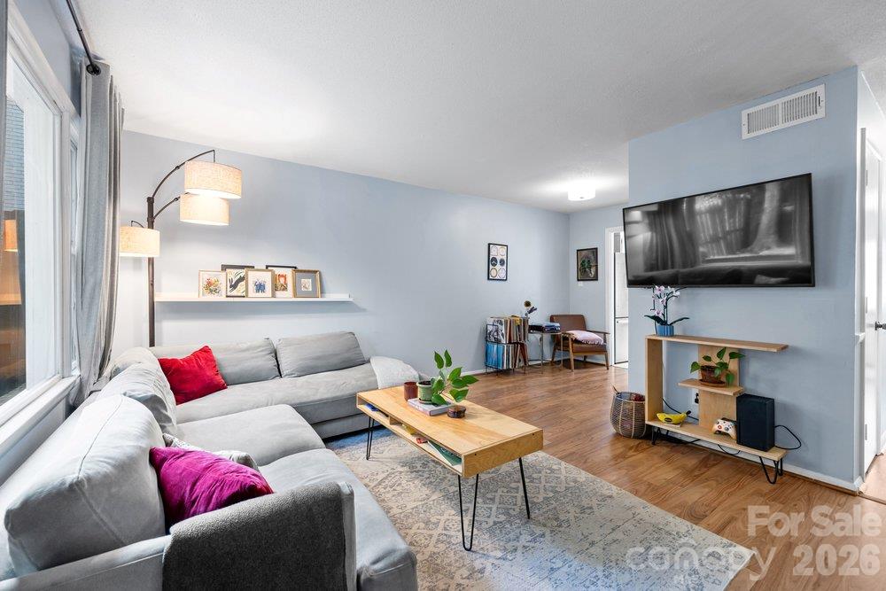 4607 Hedgemore Drive D Property Photo 6