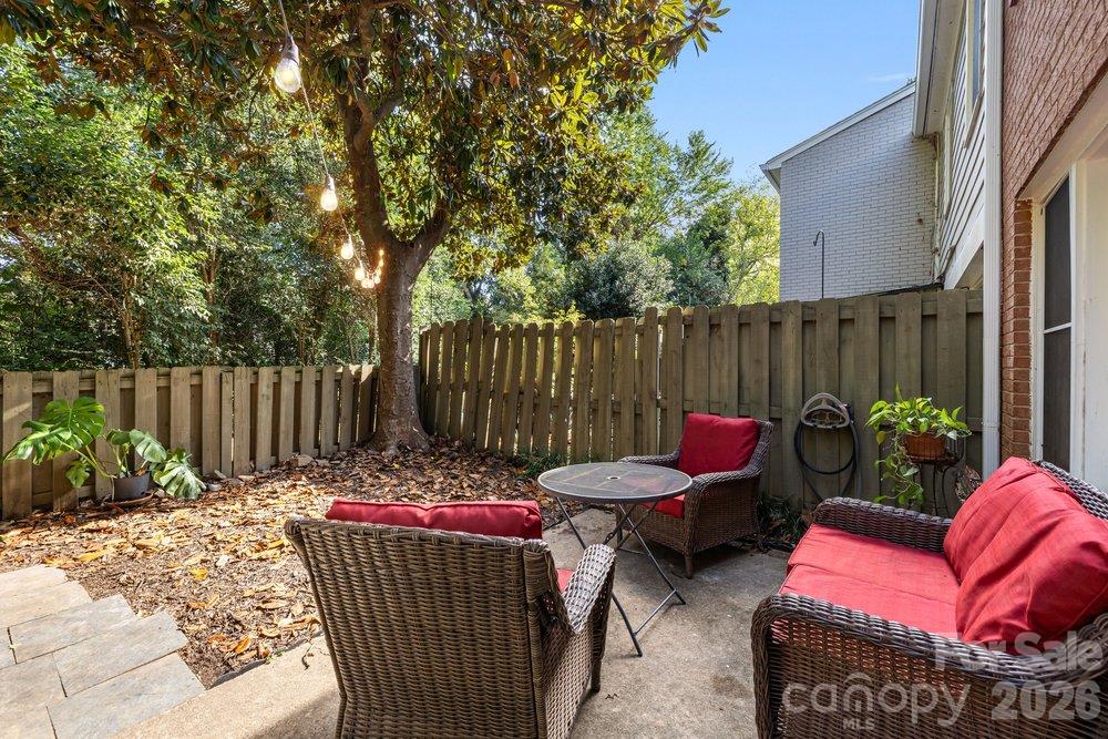 4607 Hedgemore Drive D Property Photo 9