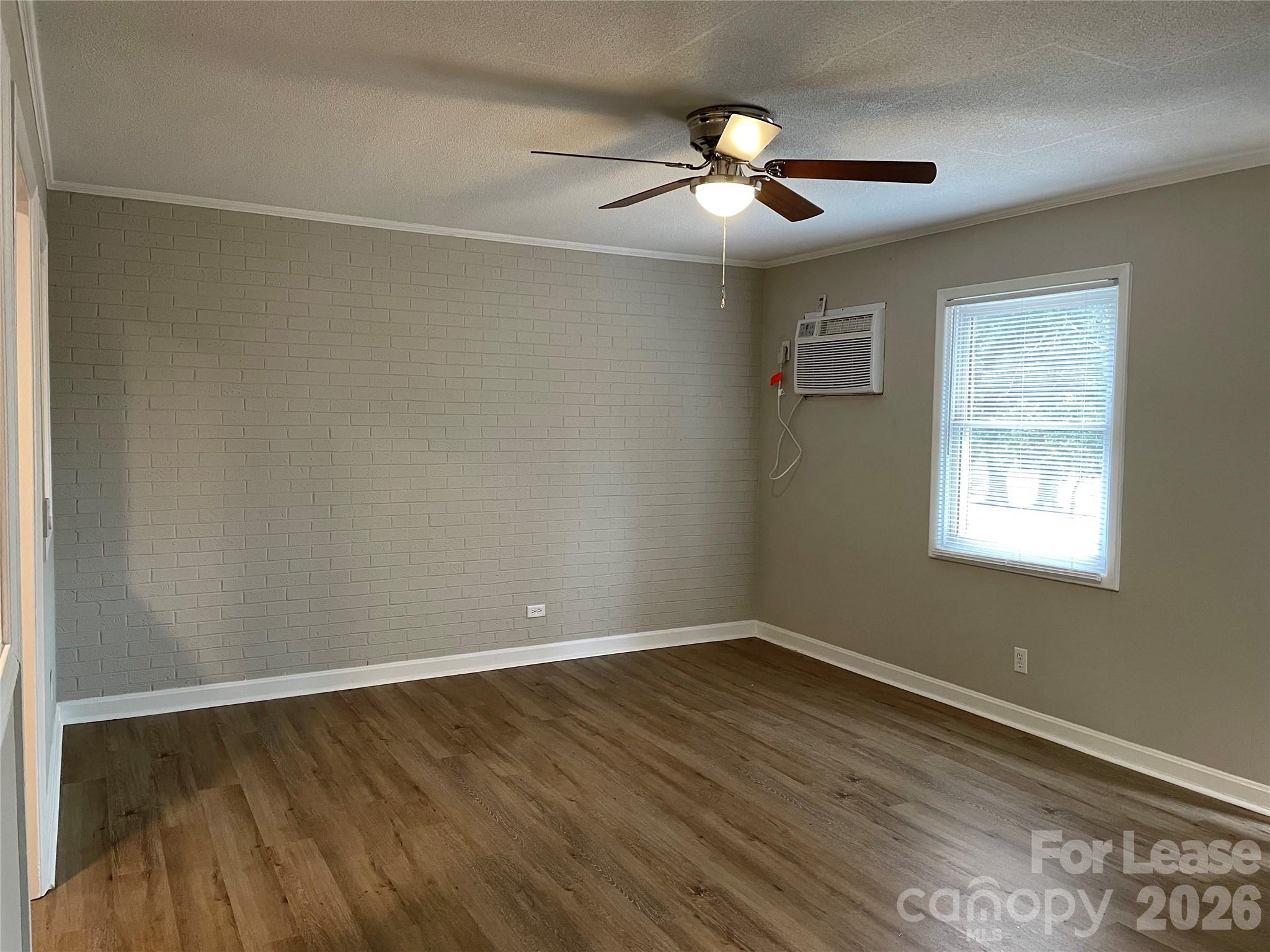 160 Drum Street Property Photo 2
