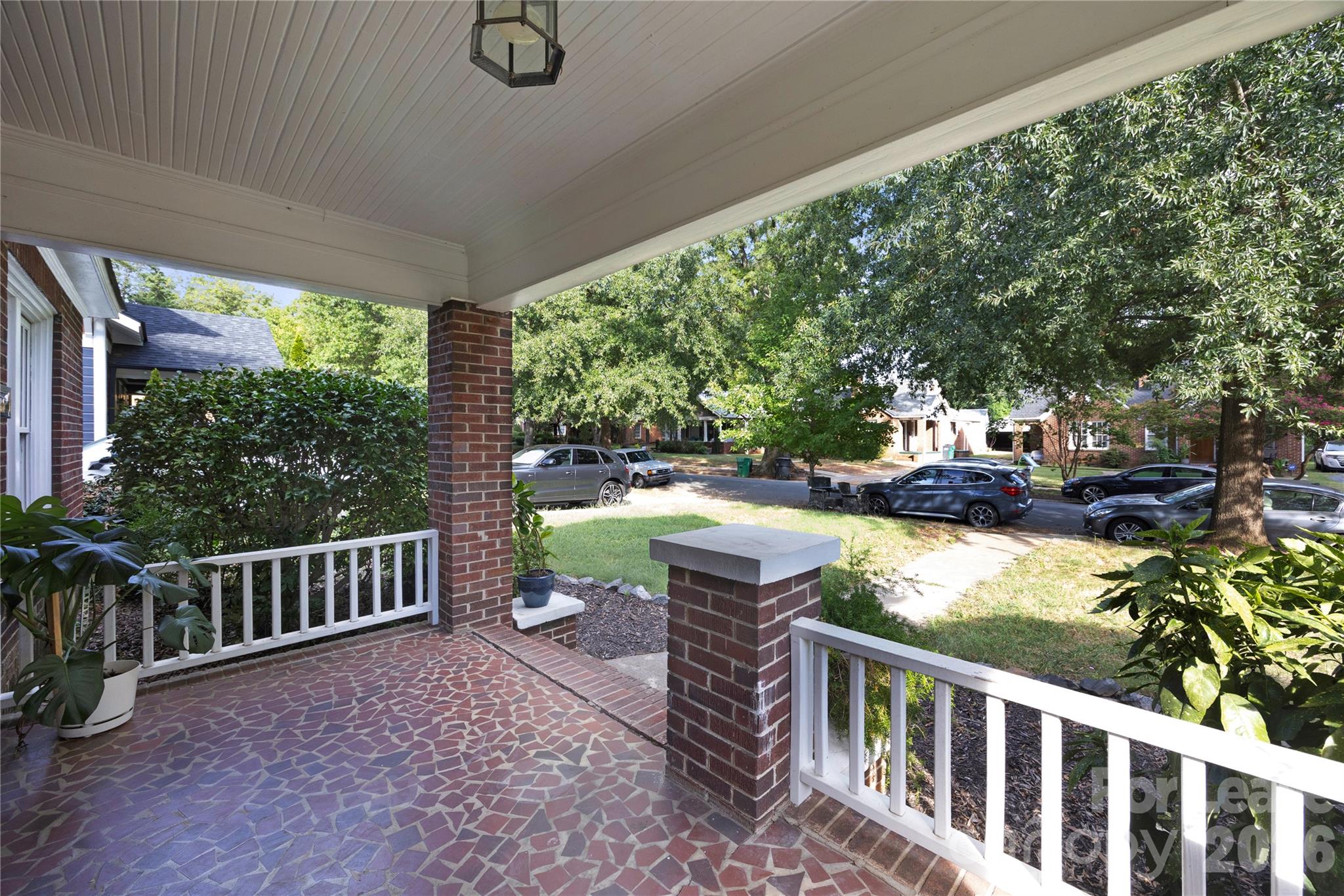 724 Walnut Avenue Property Photo 4