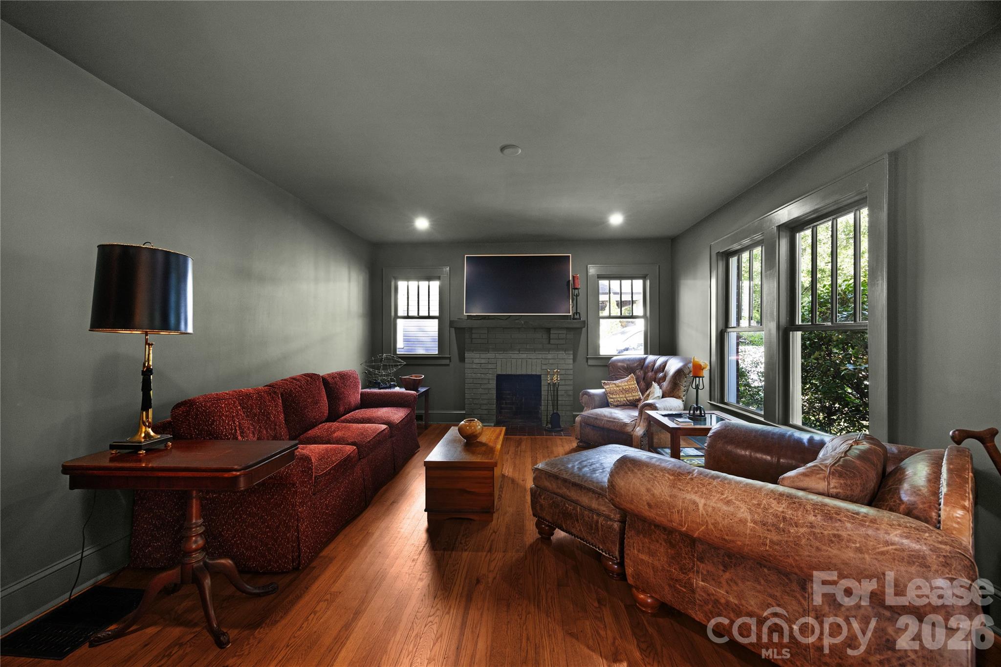 724 Walnut Avenue Property Photo 5