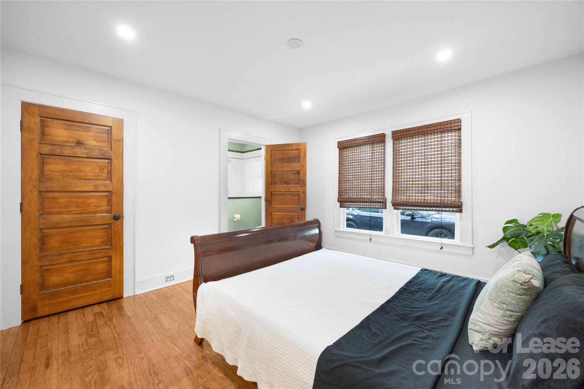 724 Walnut Avenue Property Photo 8