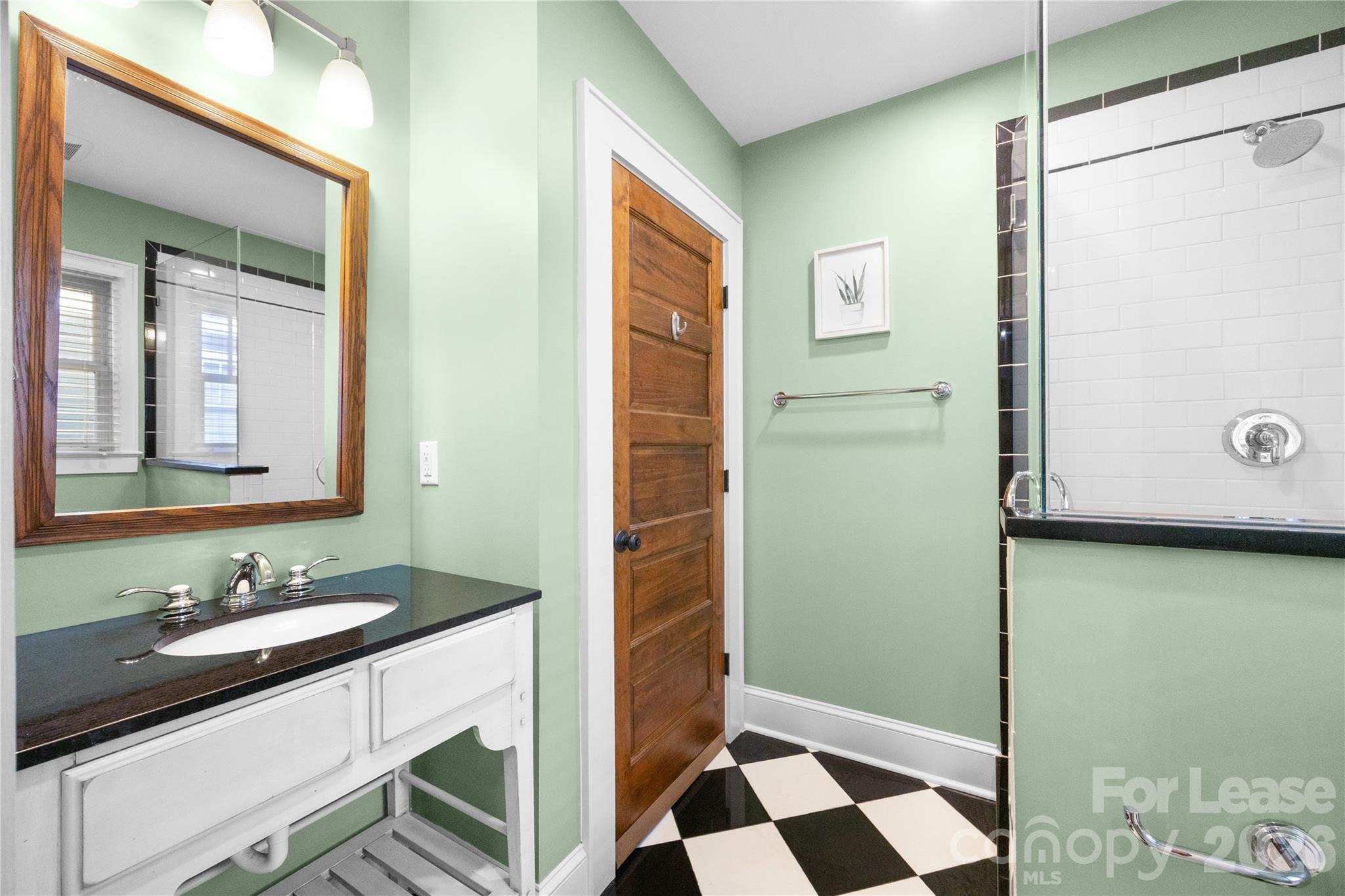 724 Walnut Avenue Property Photo 13