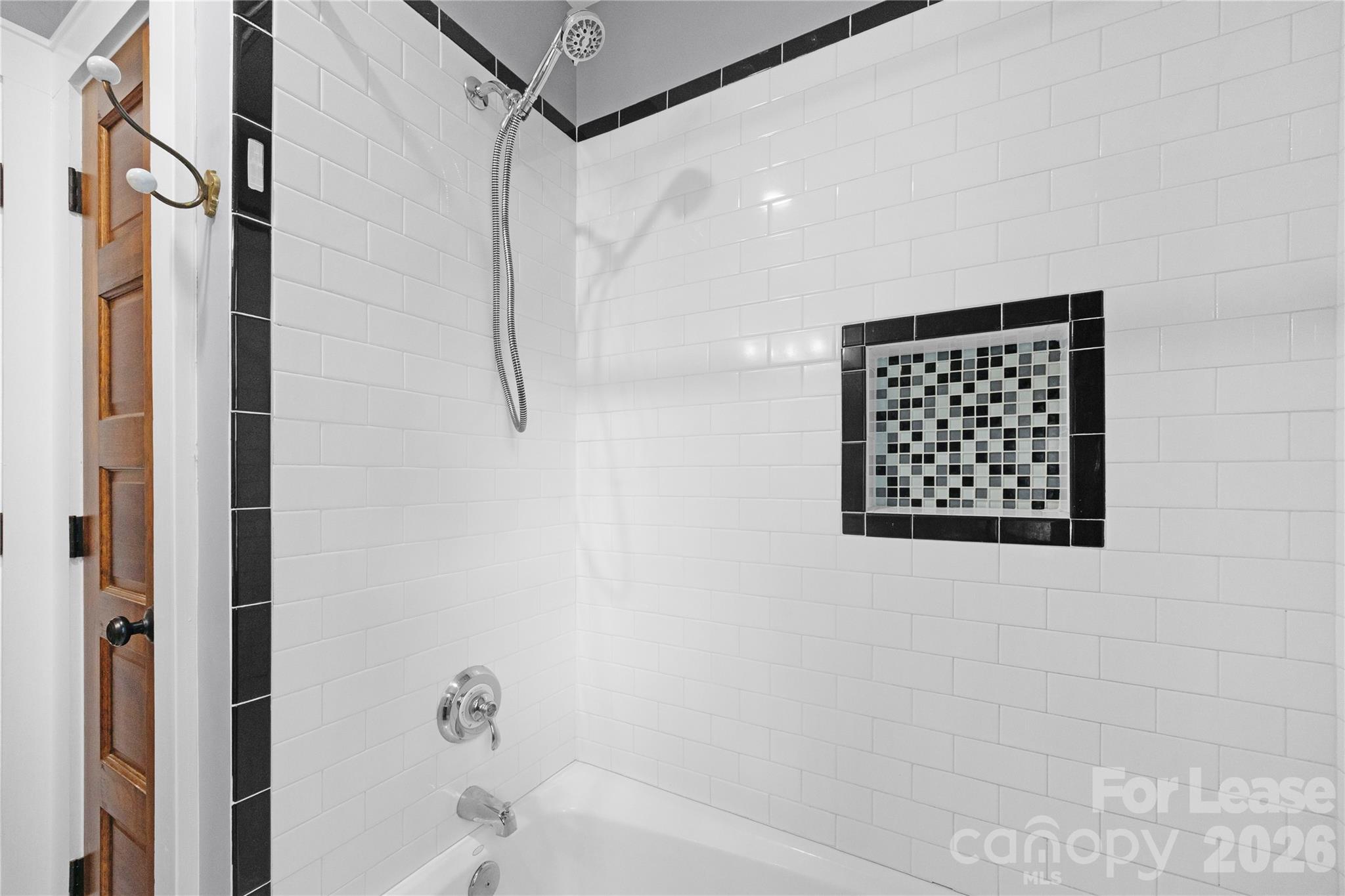 724 Walnut Avenue Property Photo 18