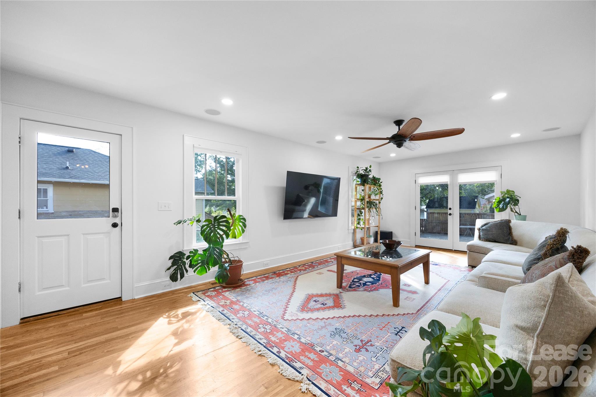 724 Walnut Avenue Property Photo 19