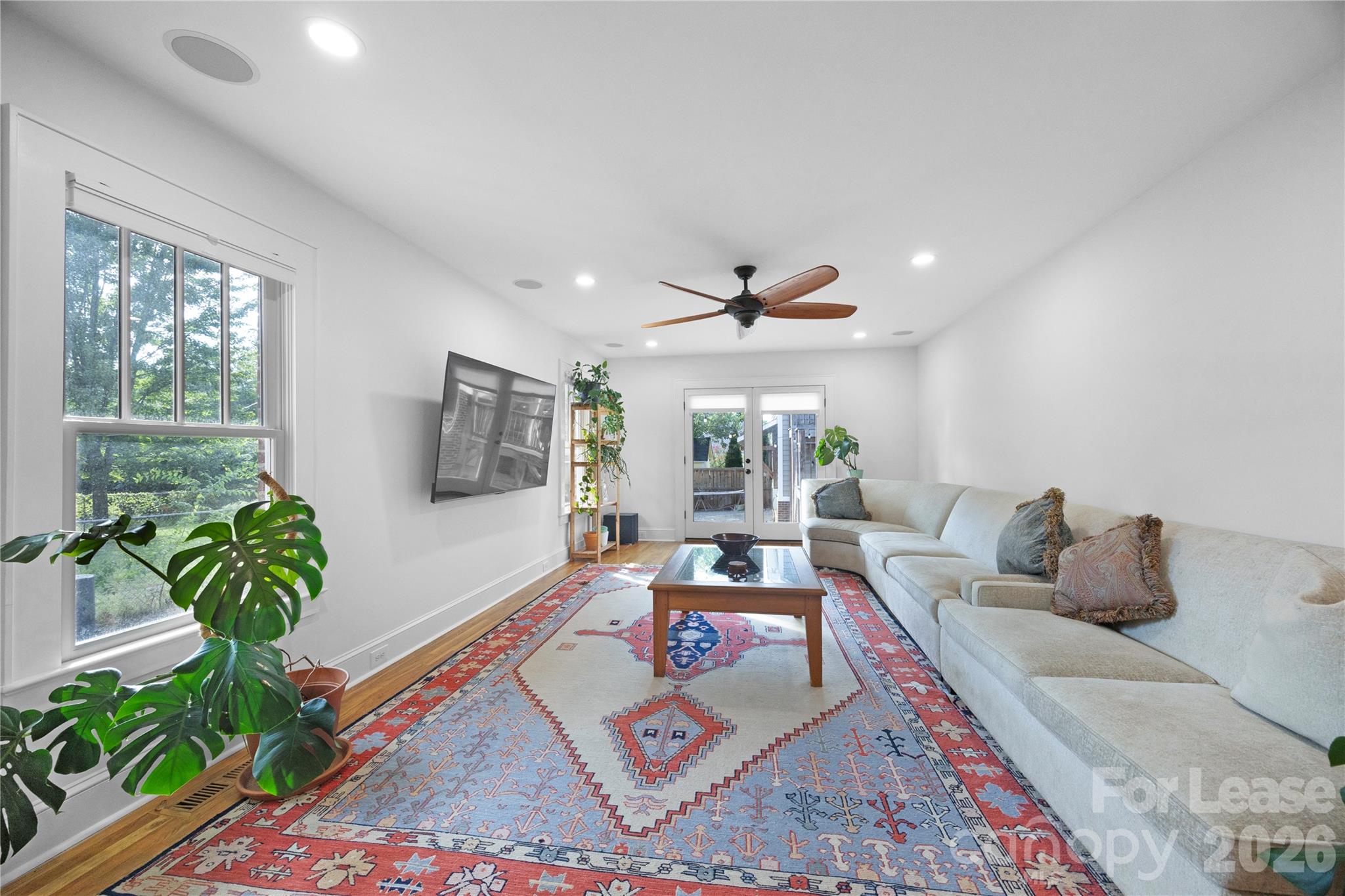 724 Walnut Avenue Property Photo 20