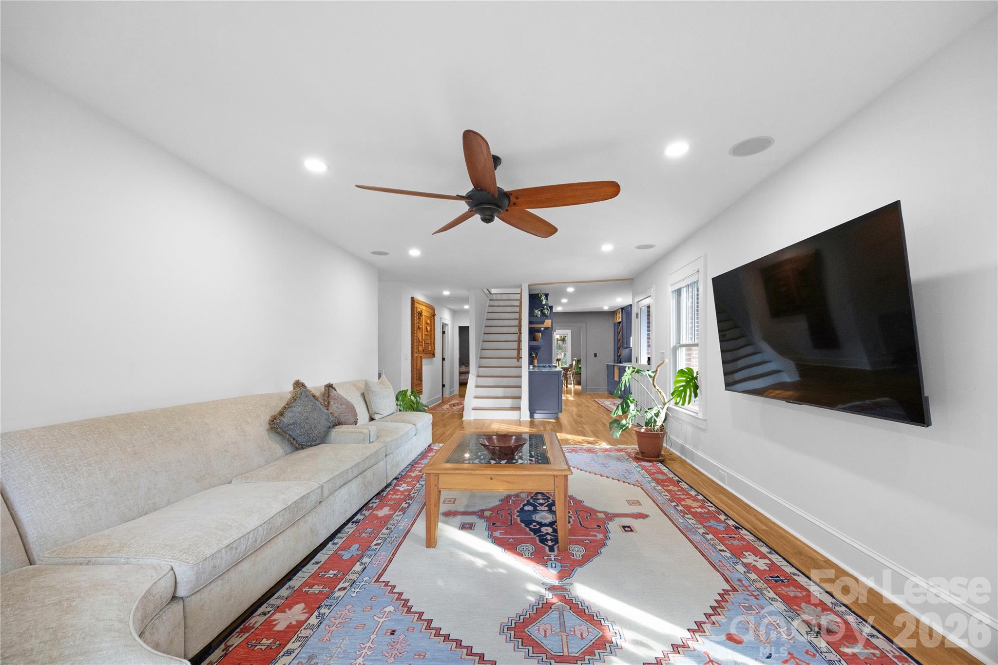 724 Walnut Avenue Property Photo 24