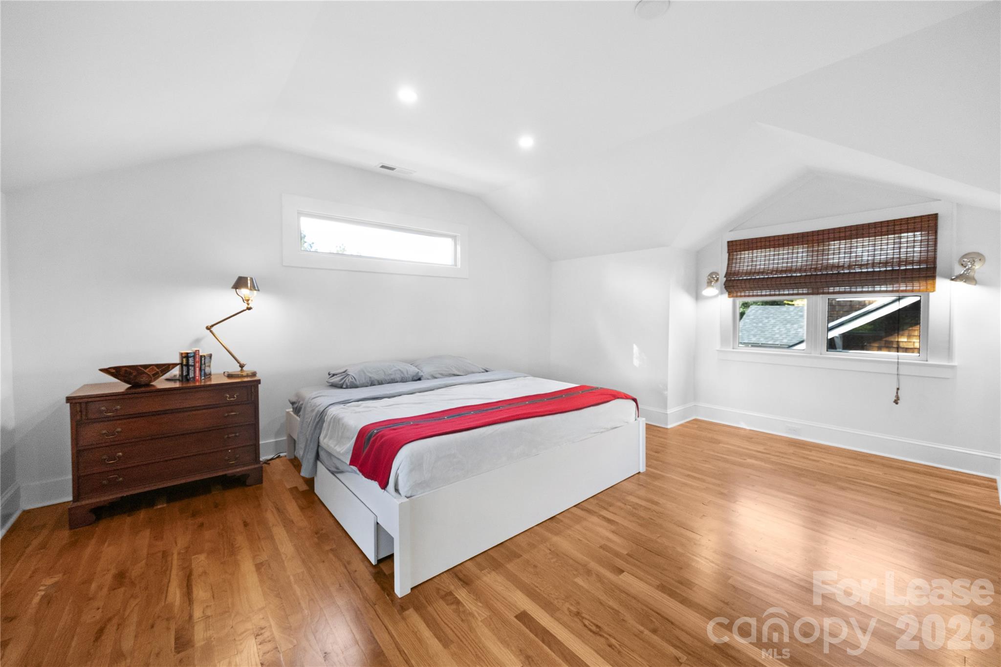 724 Walnut Avenue Property Photo 36
