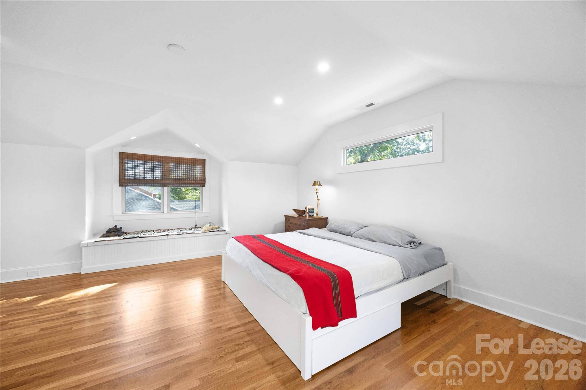 724 Walnut Avenue Property Photo 37