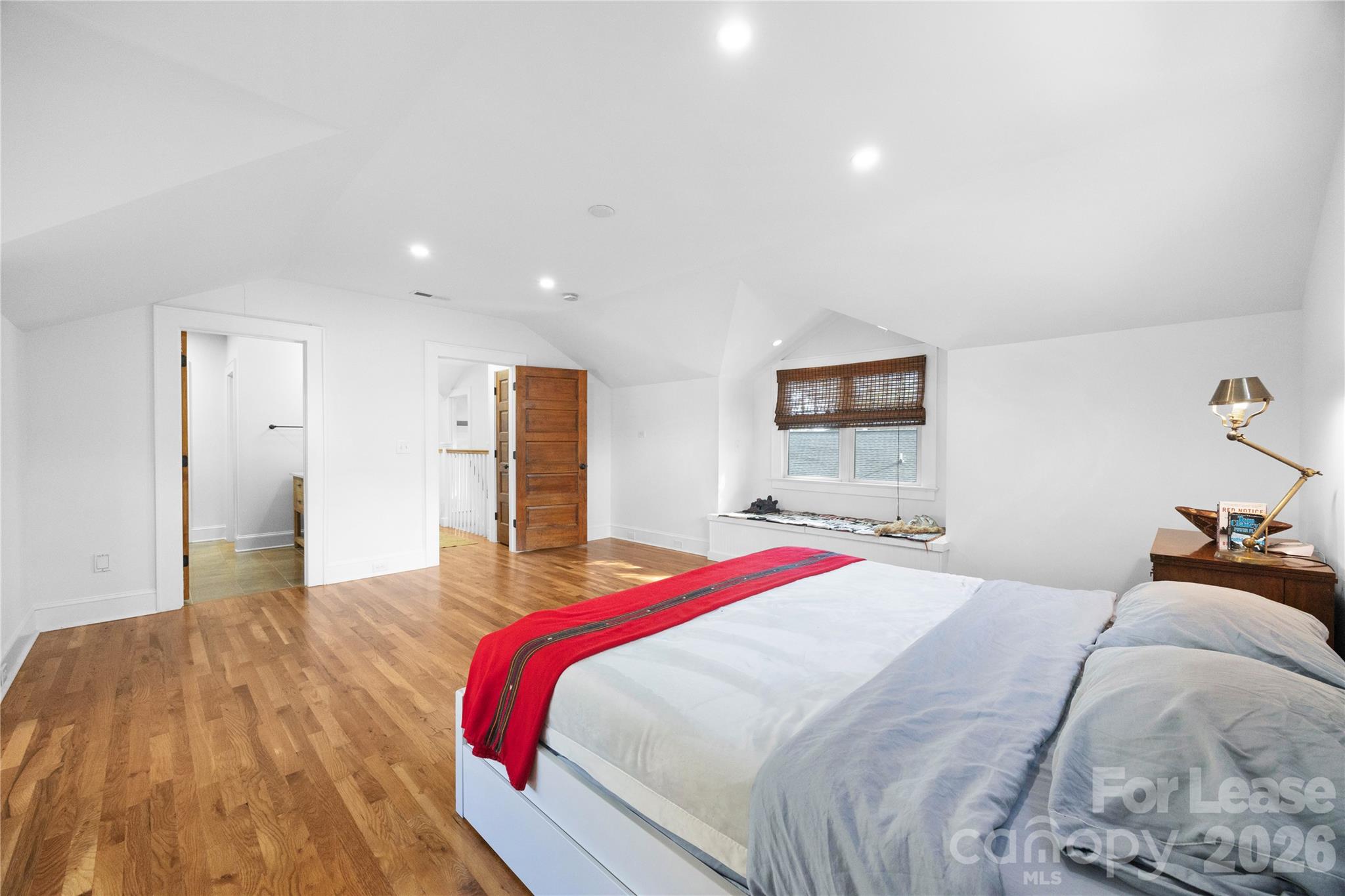 724 Walnut Avenue Property Photo 39