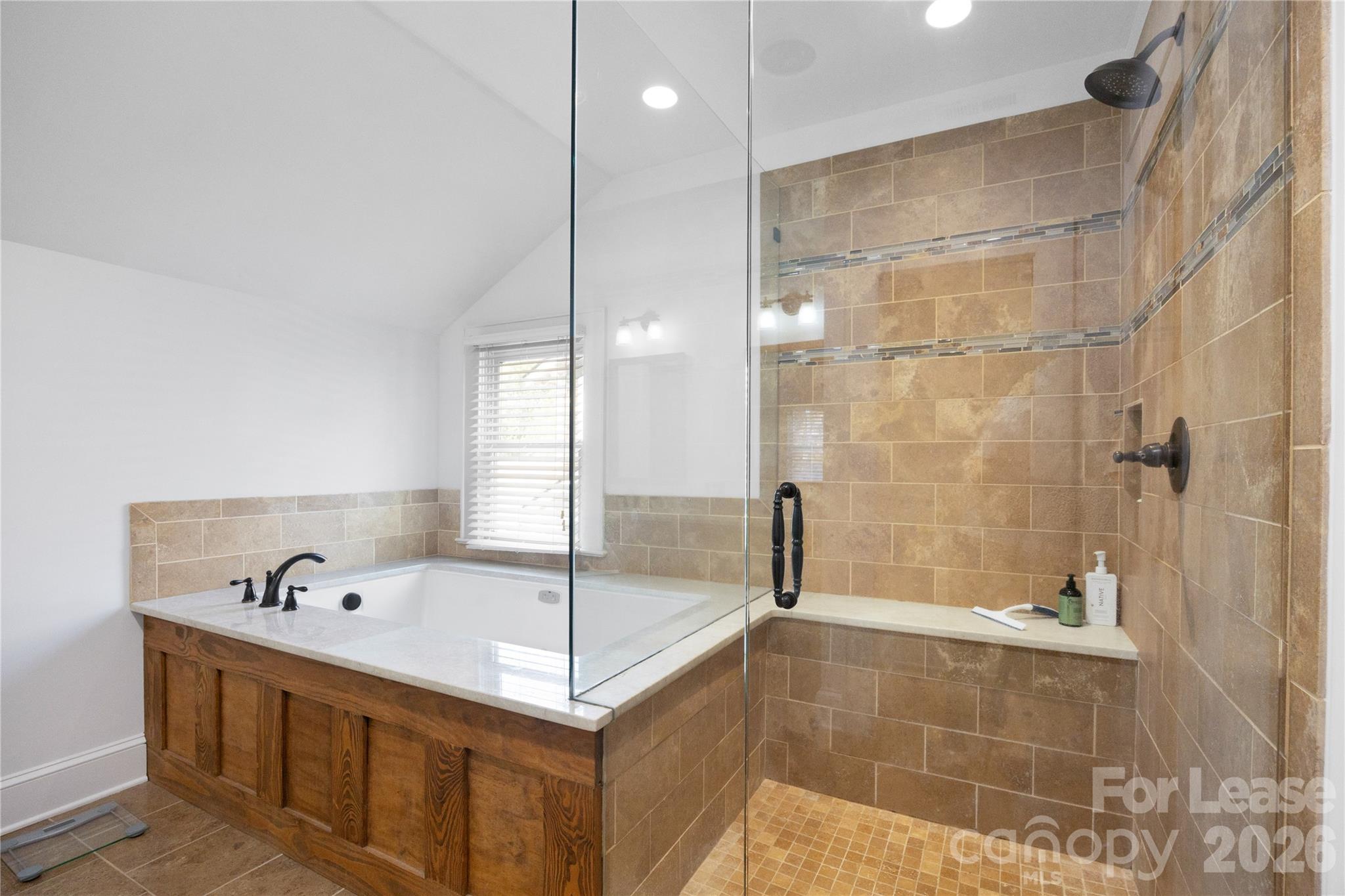 724 Walnut Avenue Property Photo 41