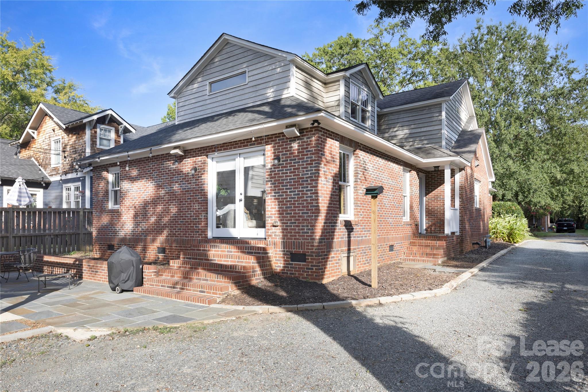 724 Walnut Avenue Property Photo 45