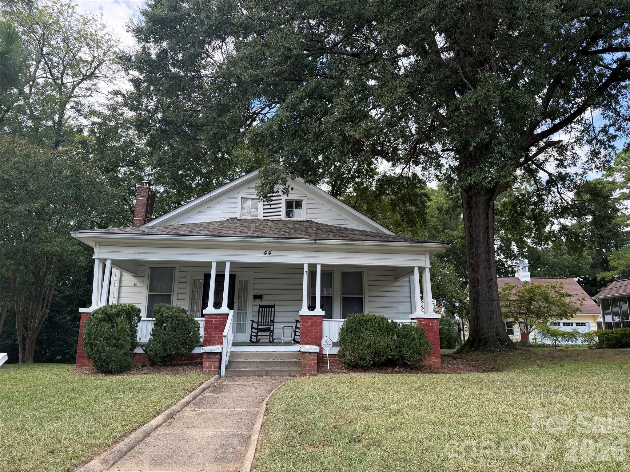 44 Academy Avenue Property Photo 1