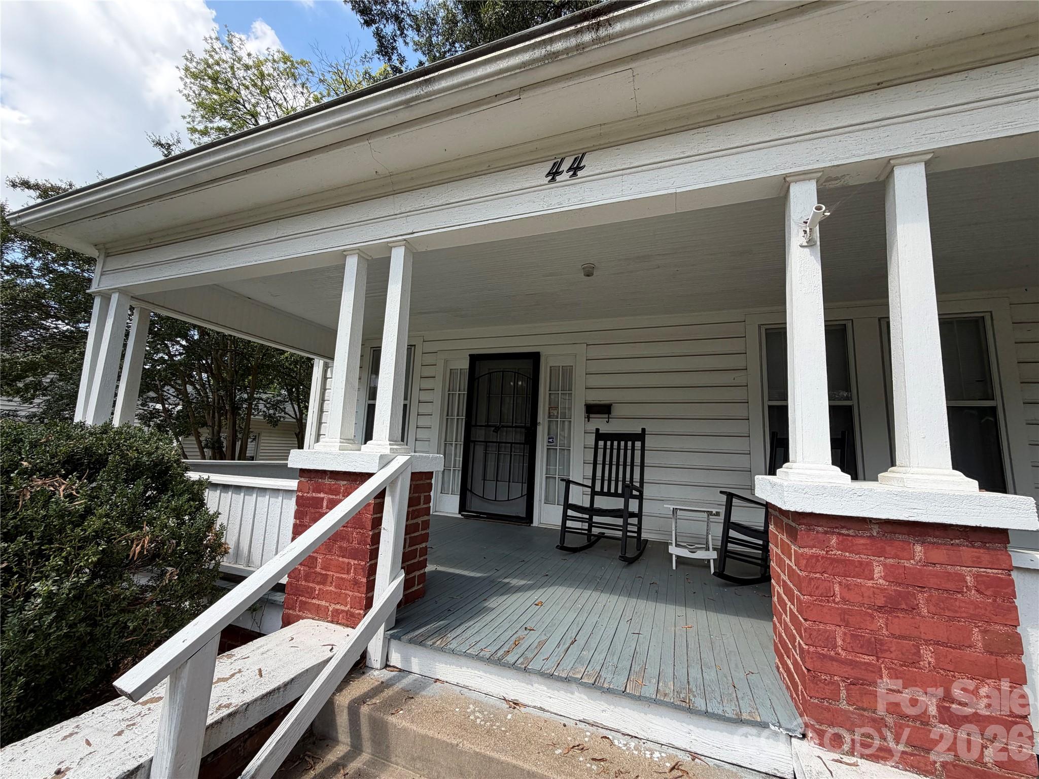 44 Academy Avenue Property Photo 2