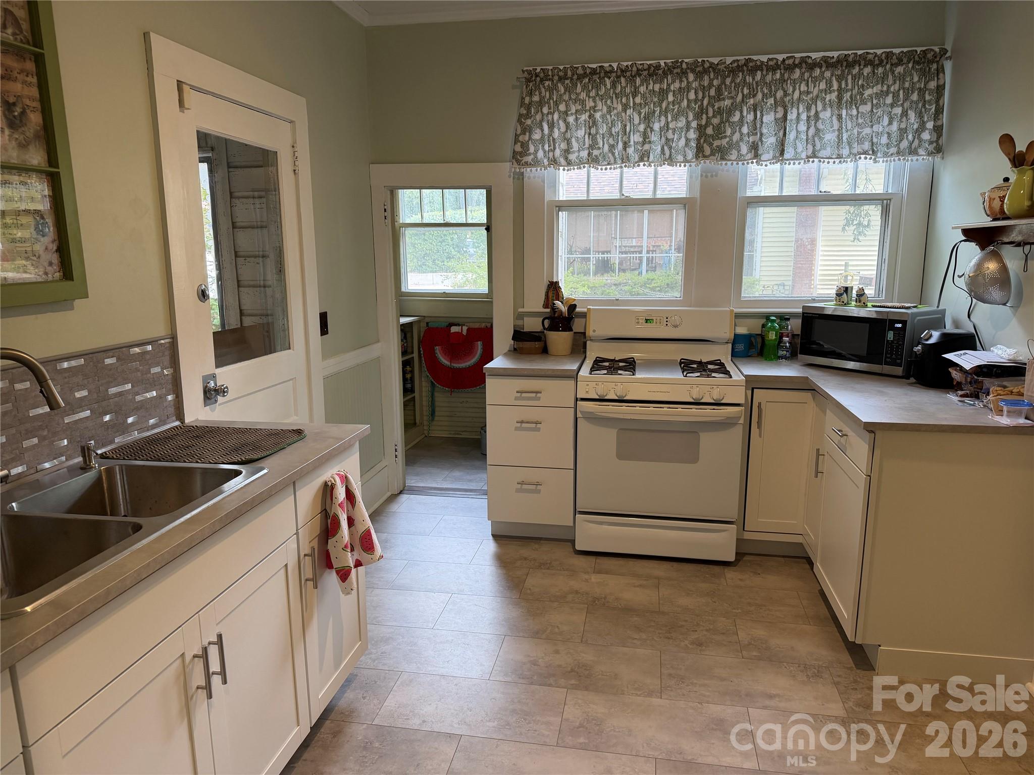44 Academy Avenue Property Photo 17