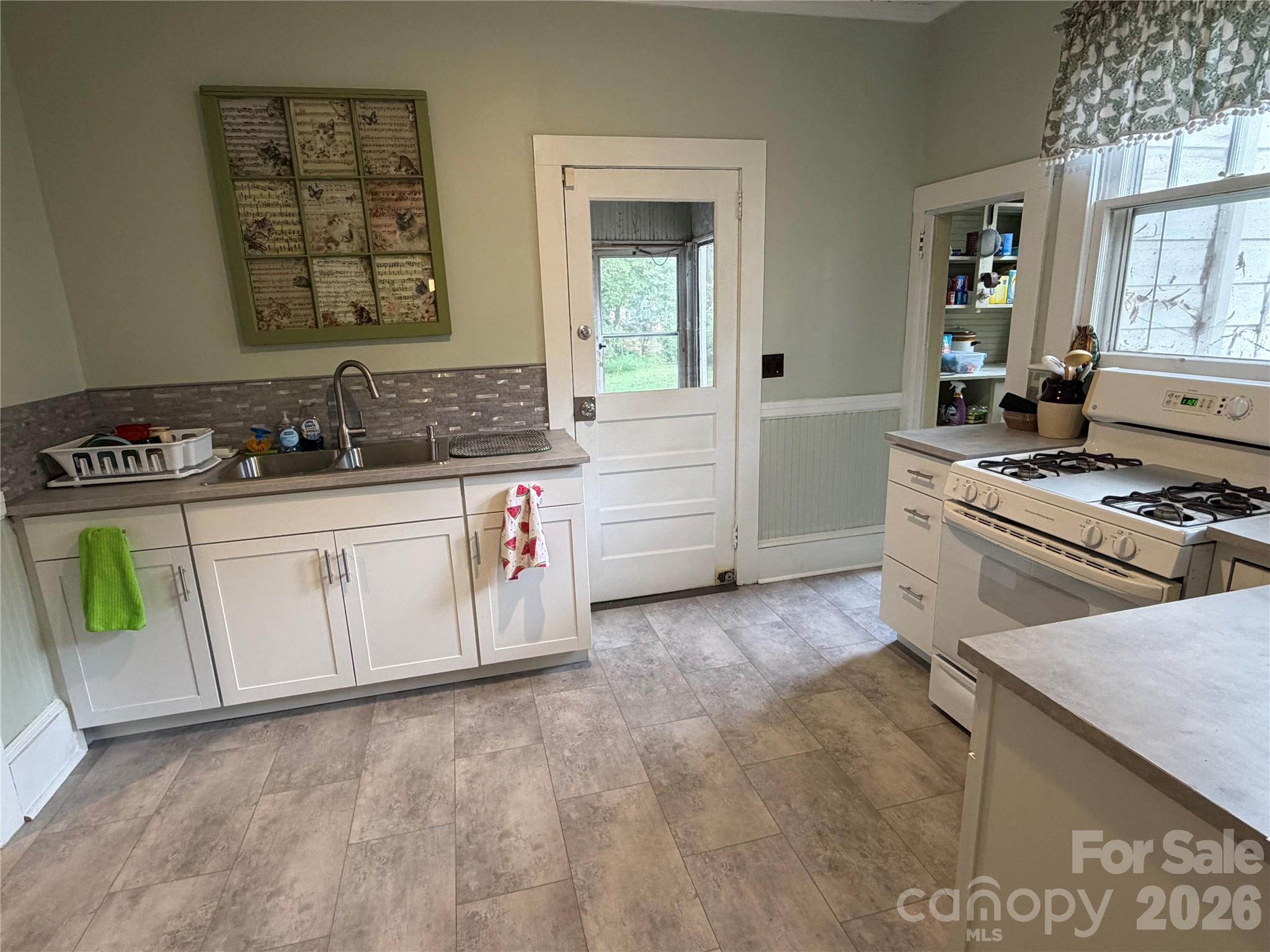 44 Academy Avenue Property Photo 18