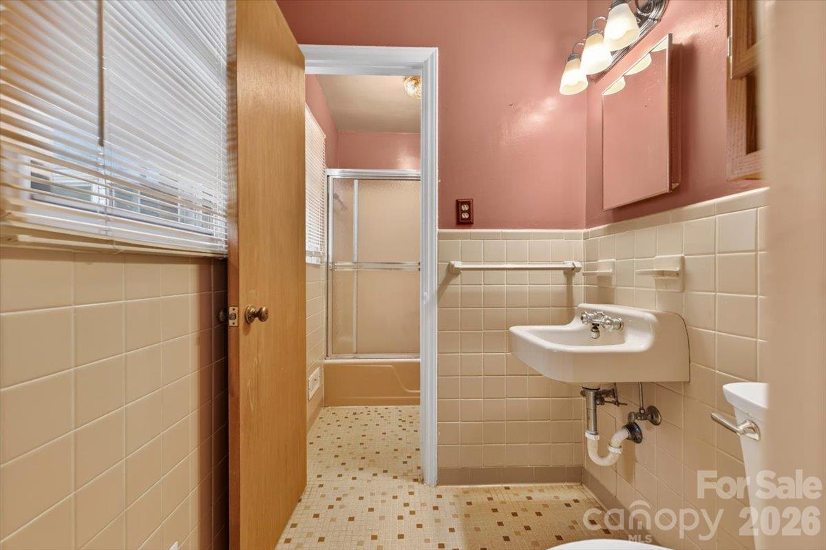 6324 Elmwood Circle 14 Property Photo 15