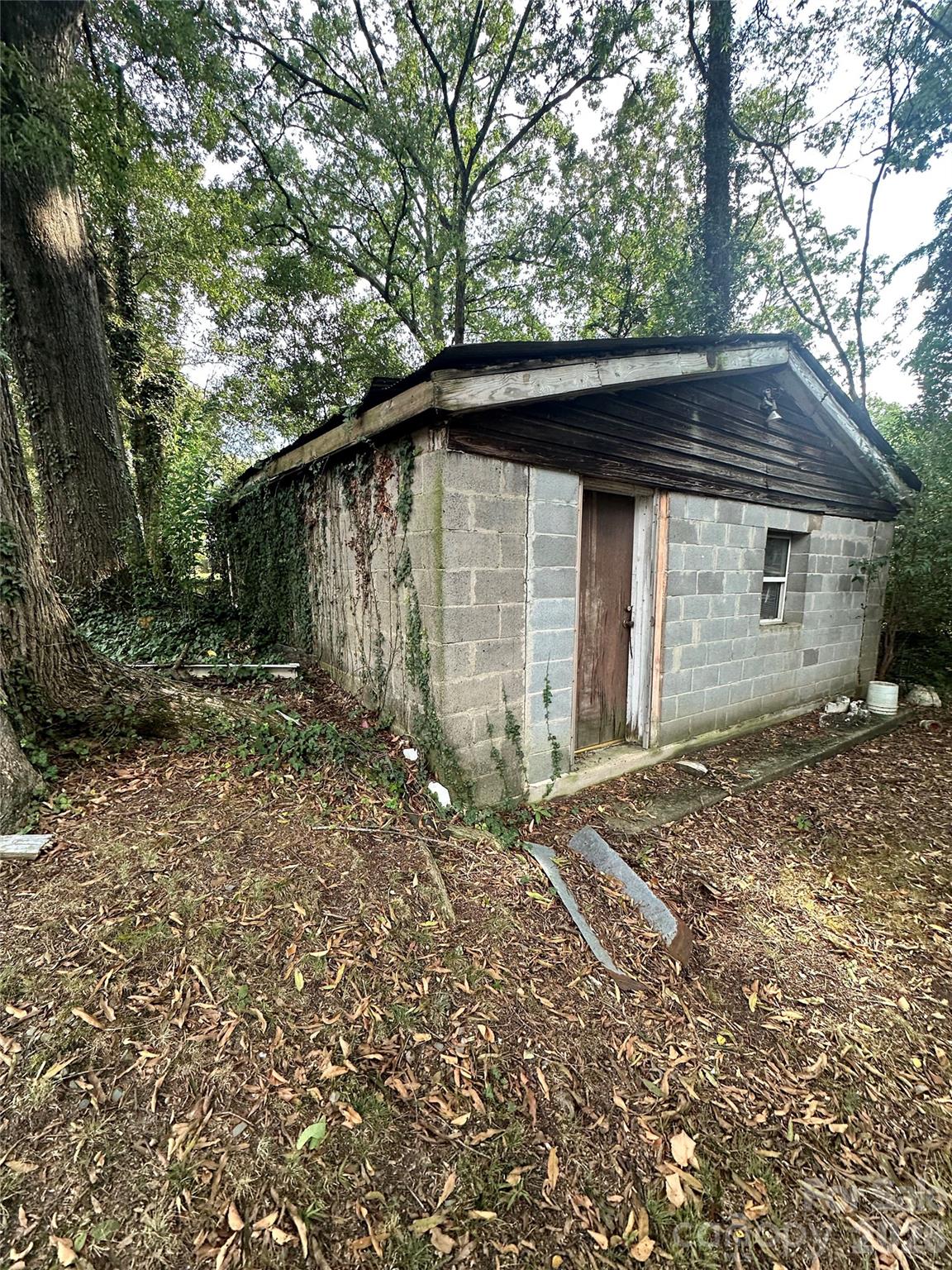 537 Bowman Road Property Photo 4
