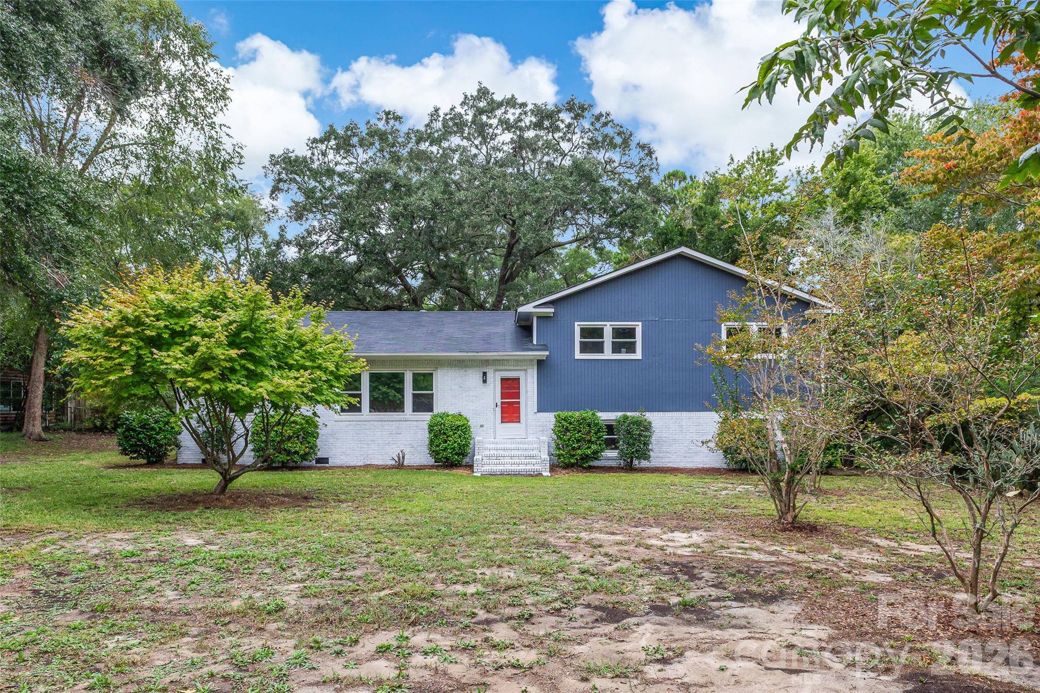 929 E Leonard Street Property Photo 1