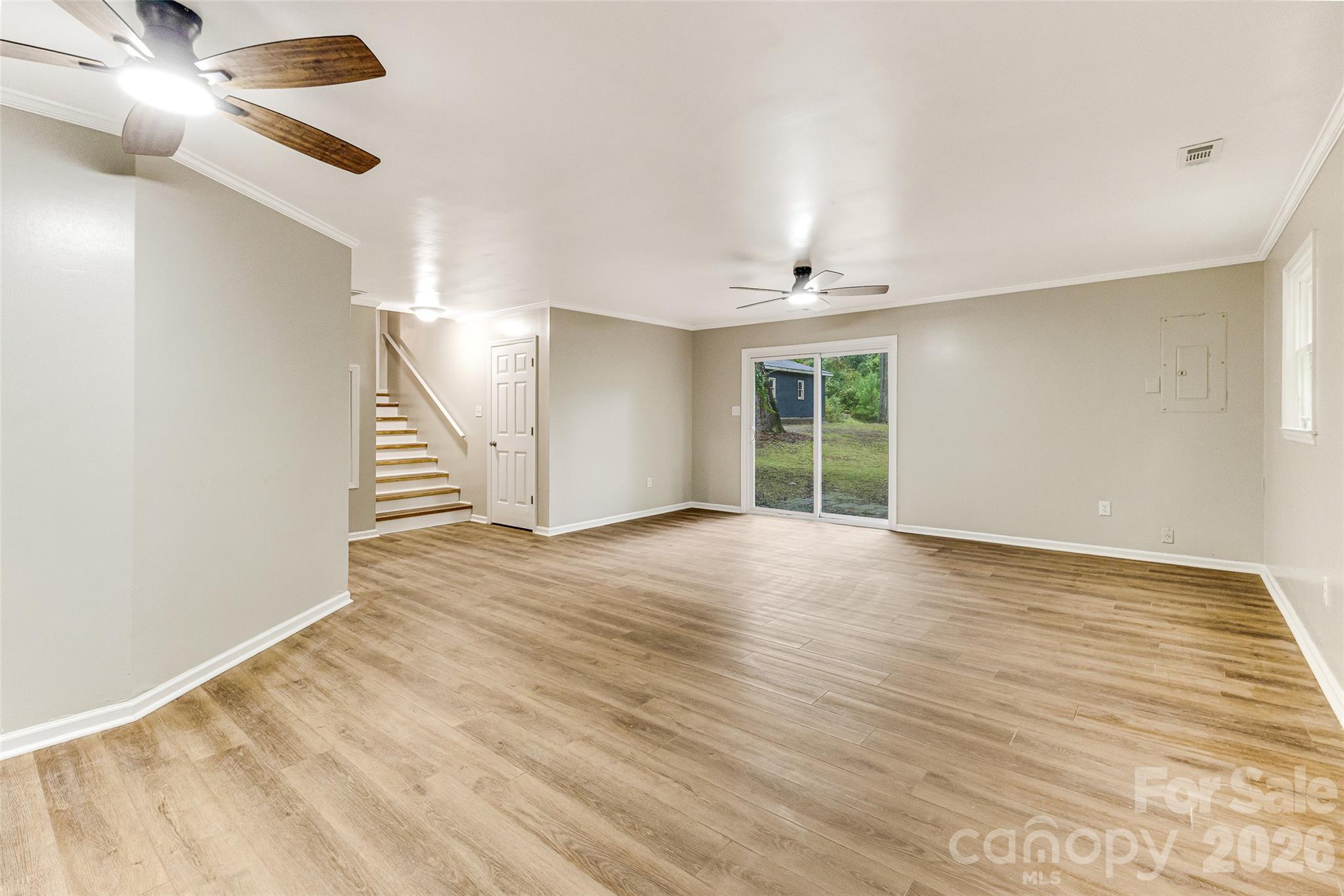 929 E Leonard Street Property Photo 23