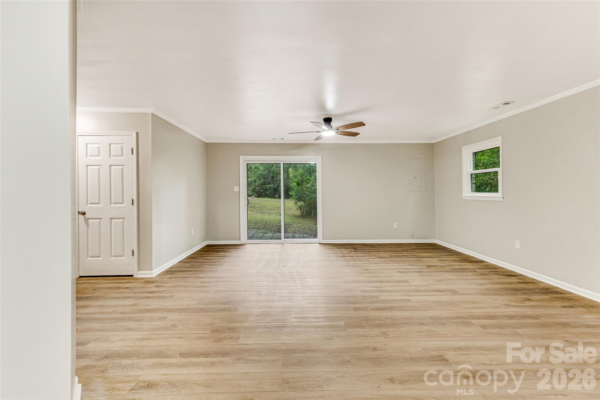 929 E Leonard Street Property Photo 24