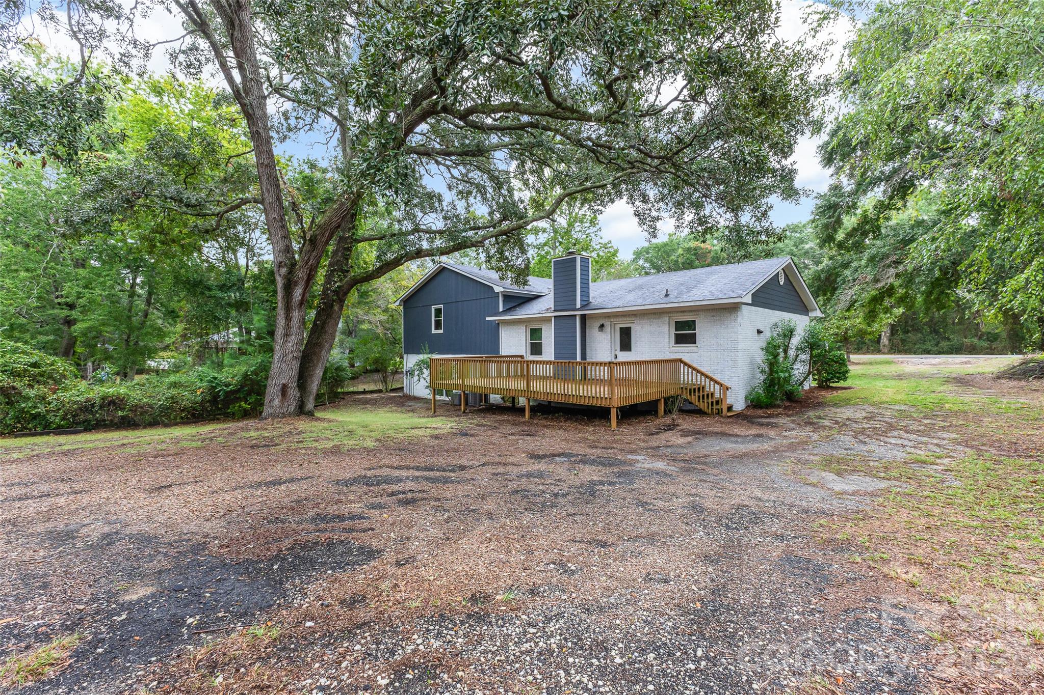 929 E Leonard Street Property Photo 42