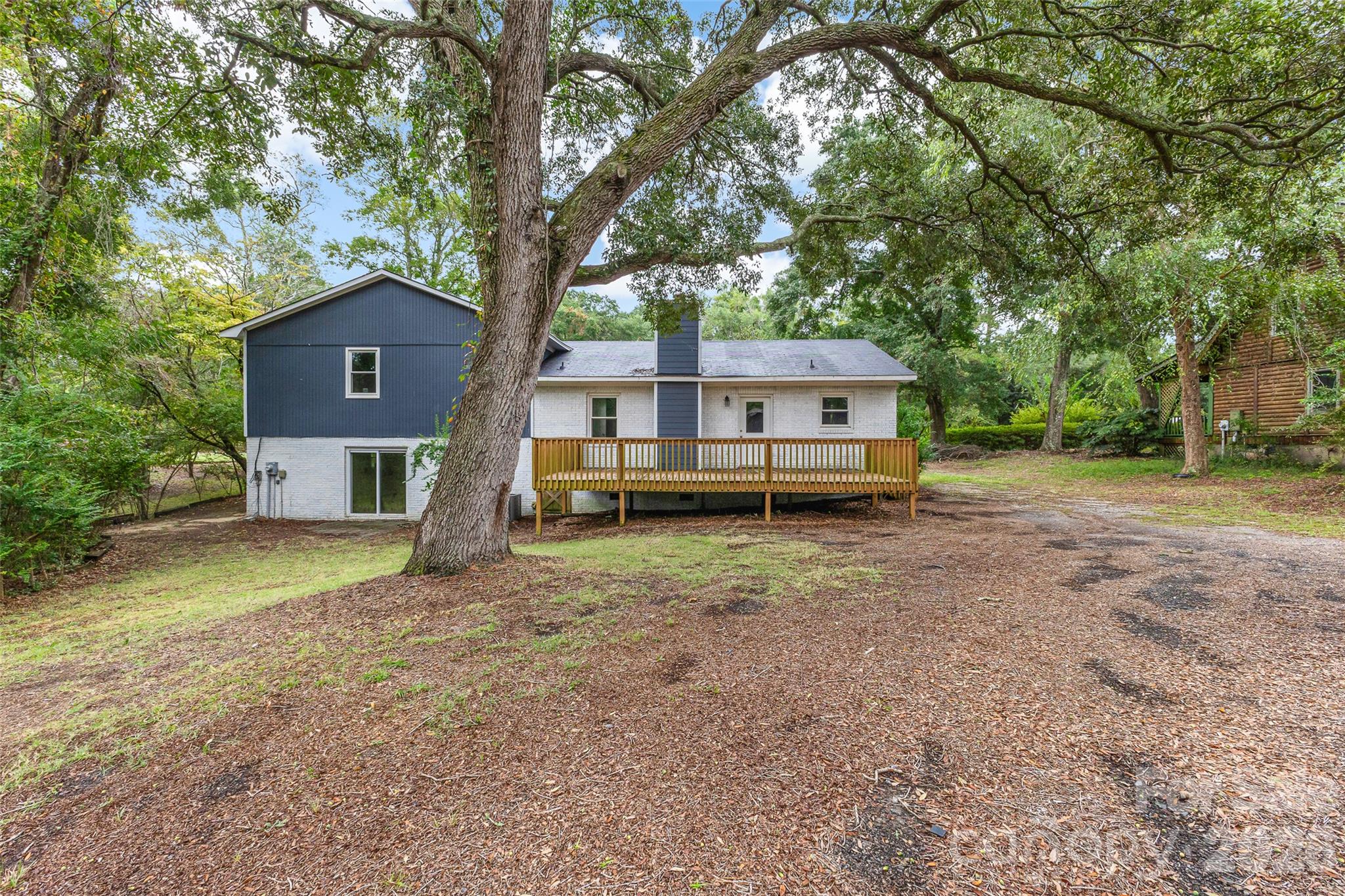 929 E Leonard Street Property Photo 43