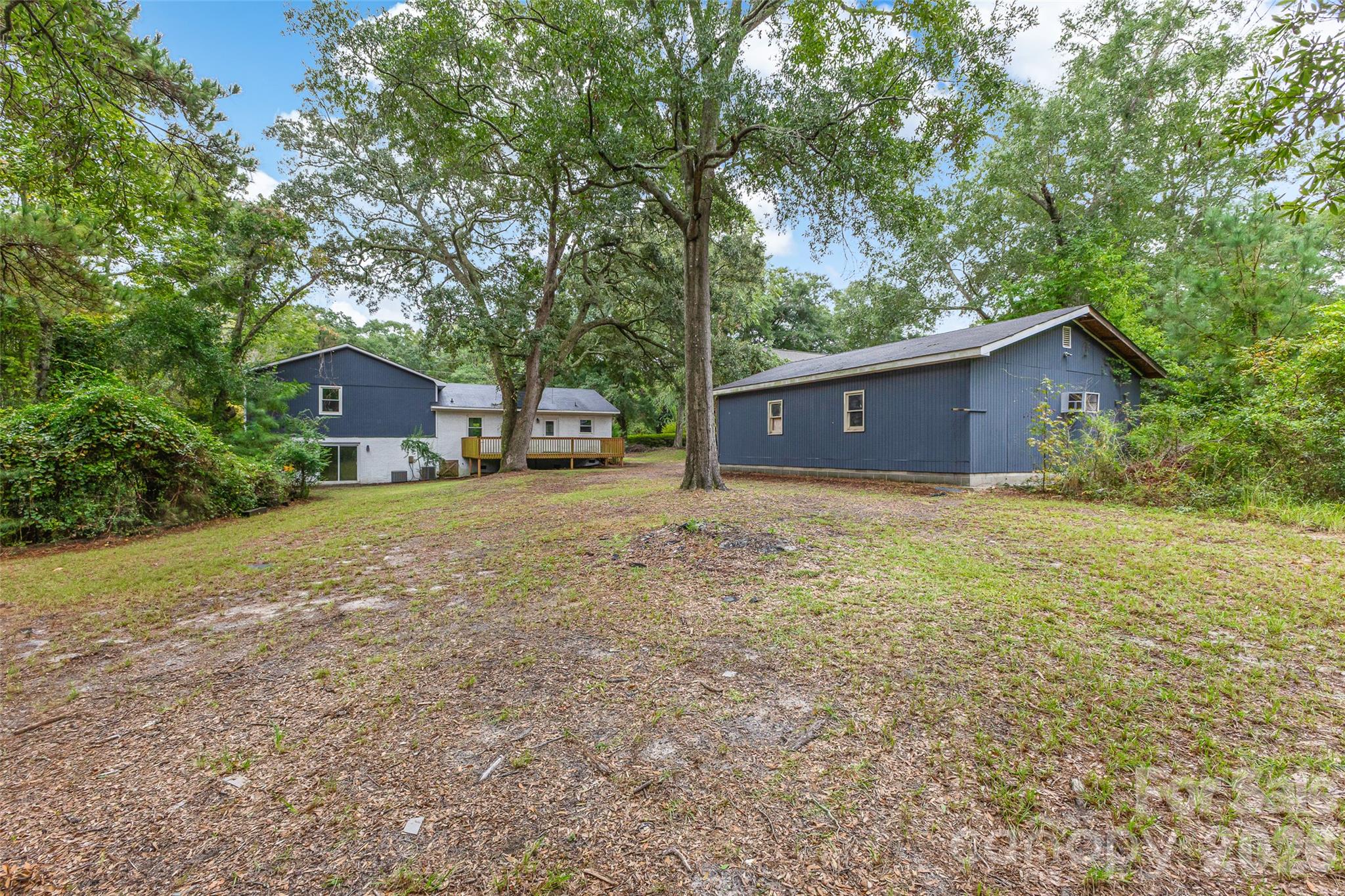 929 E Leonard Street Property Photo 44