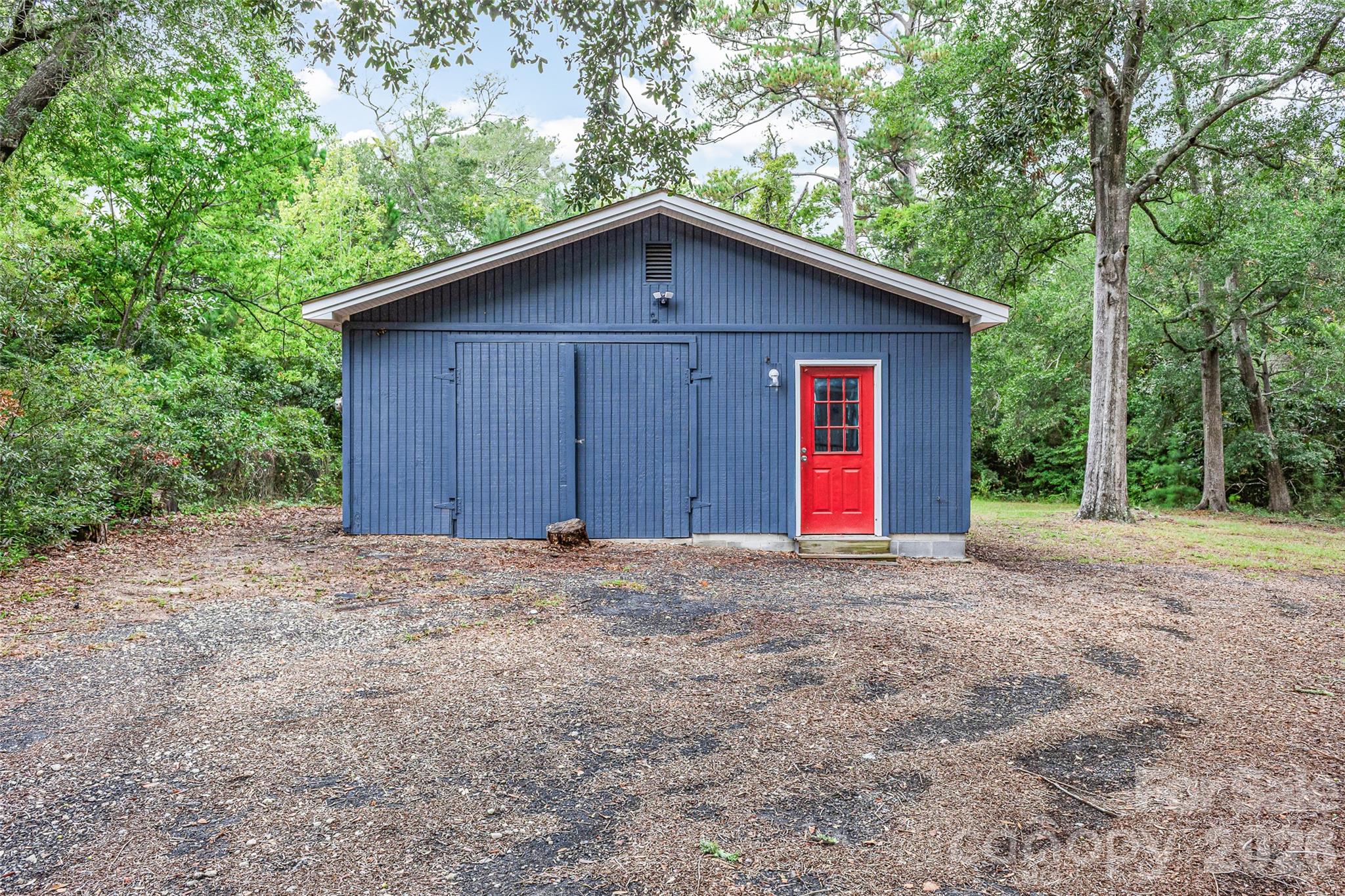 929 E Leonard Street Property Photo 46