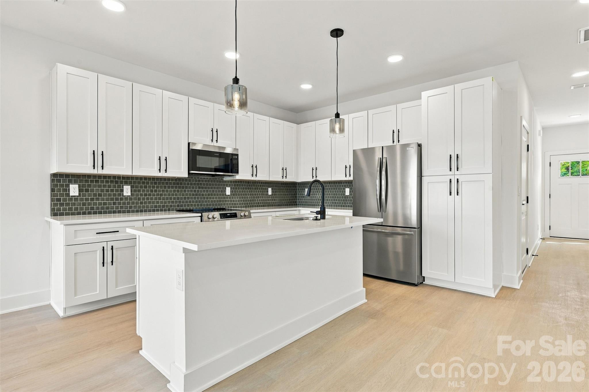 604 N Broad Street Property Photo 2