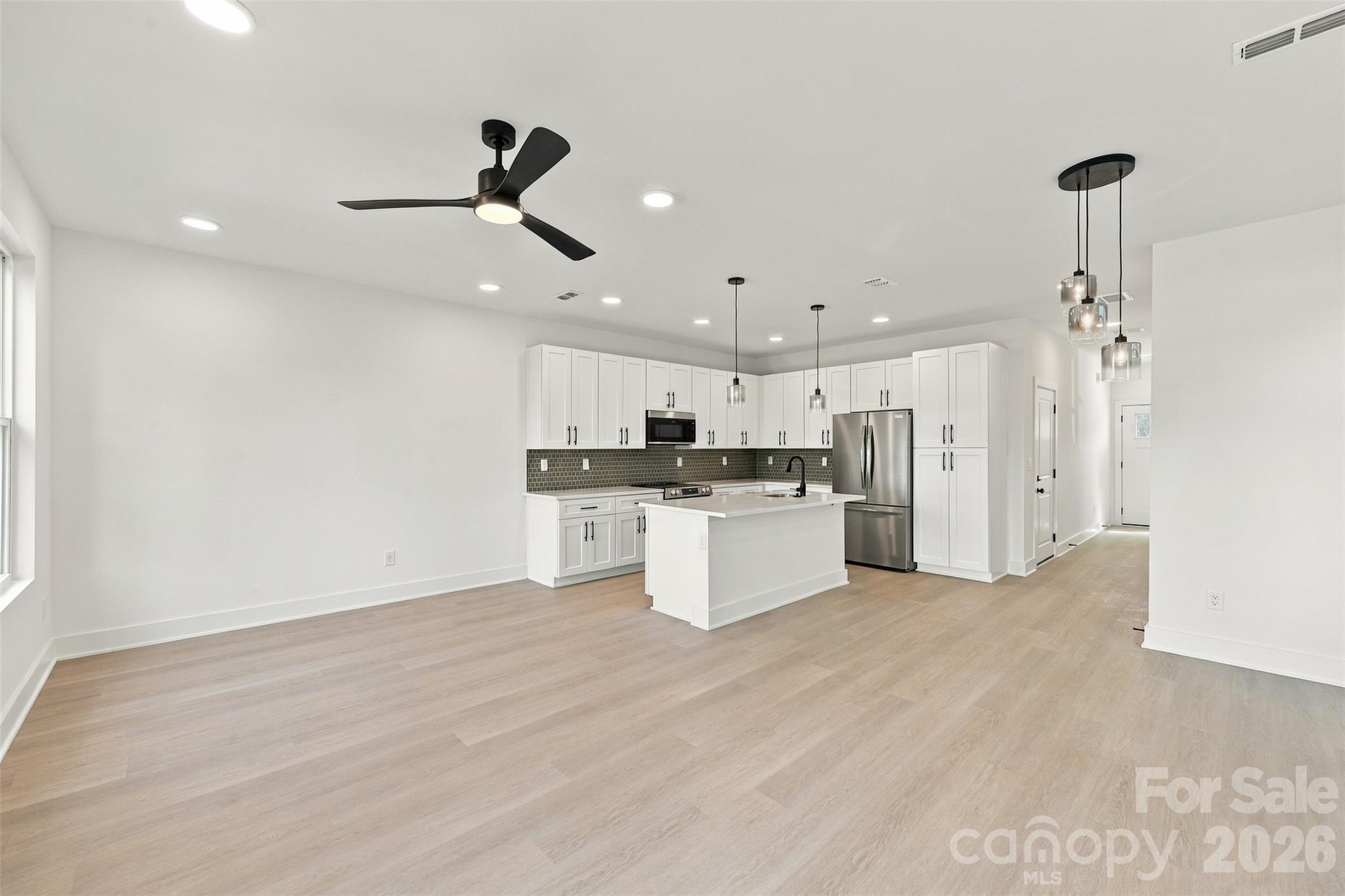 604 N Broad Street Property Photo 5