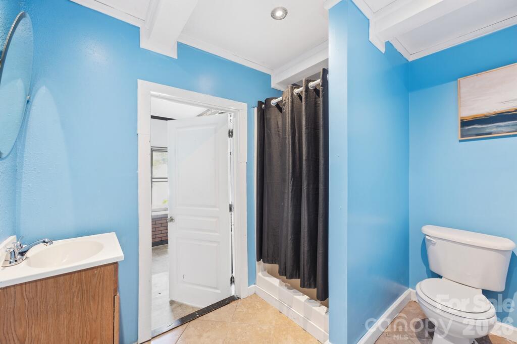 1942 Georgia Road Property Photo 5