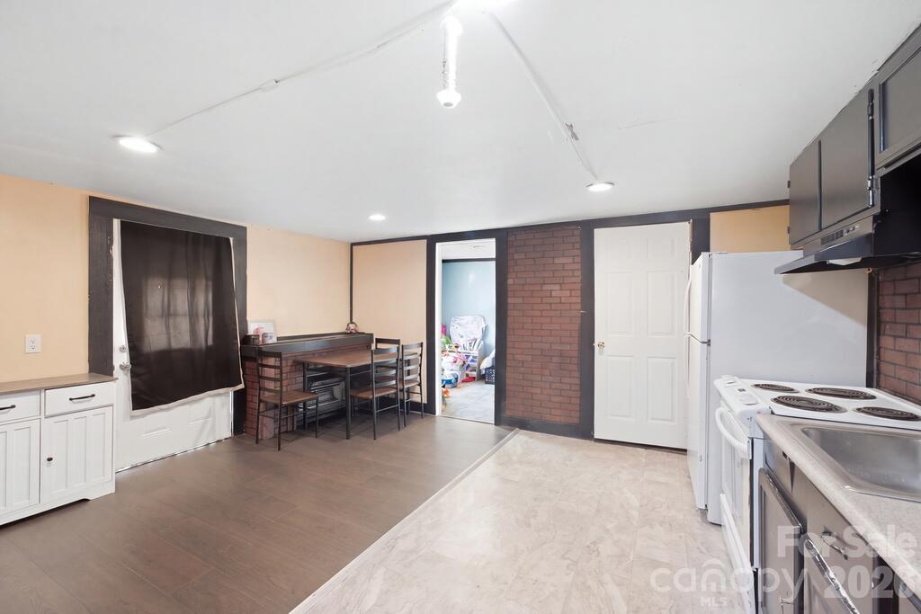 1942 Georgia Road Property Photo 6
