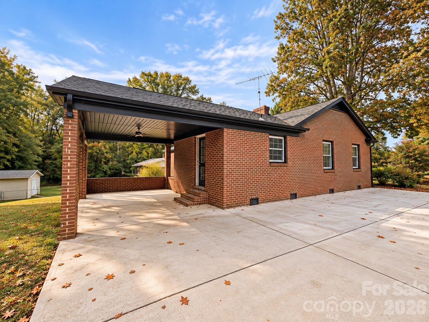 2808 28th Street Property Photo 2