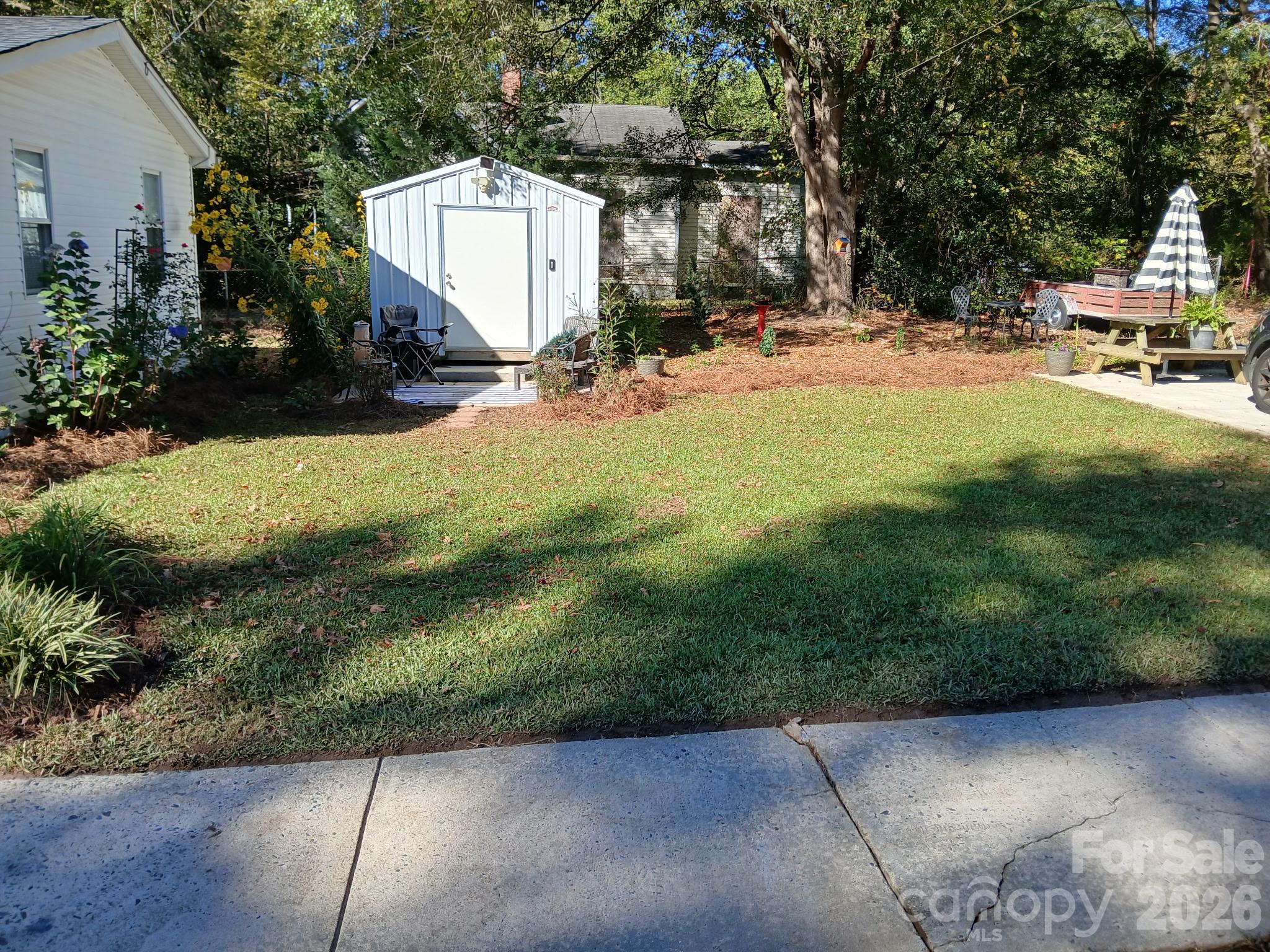 115 S Davis Street Property Photo 5