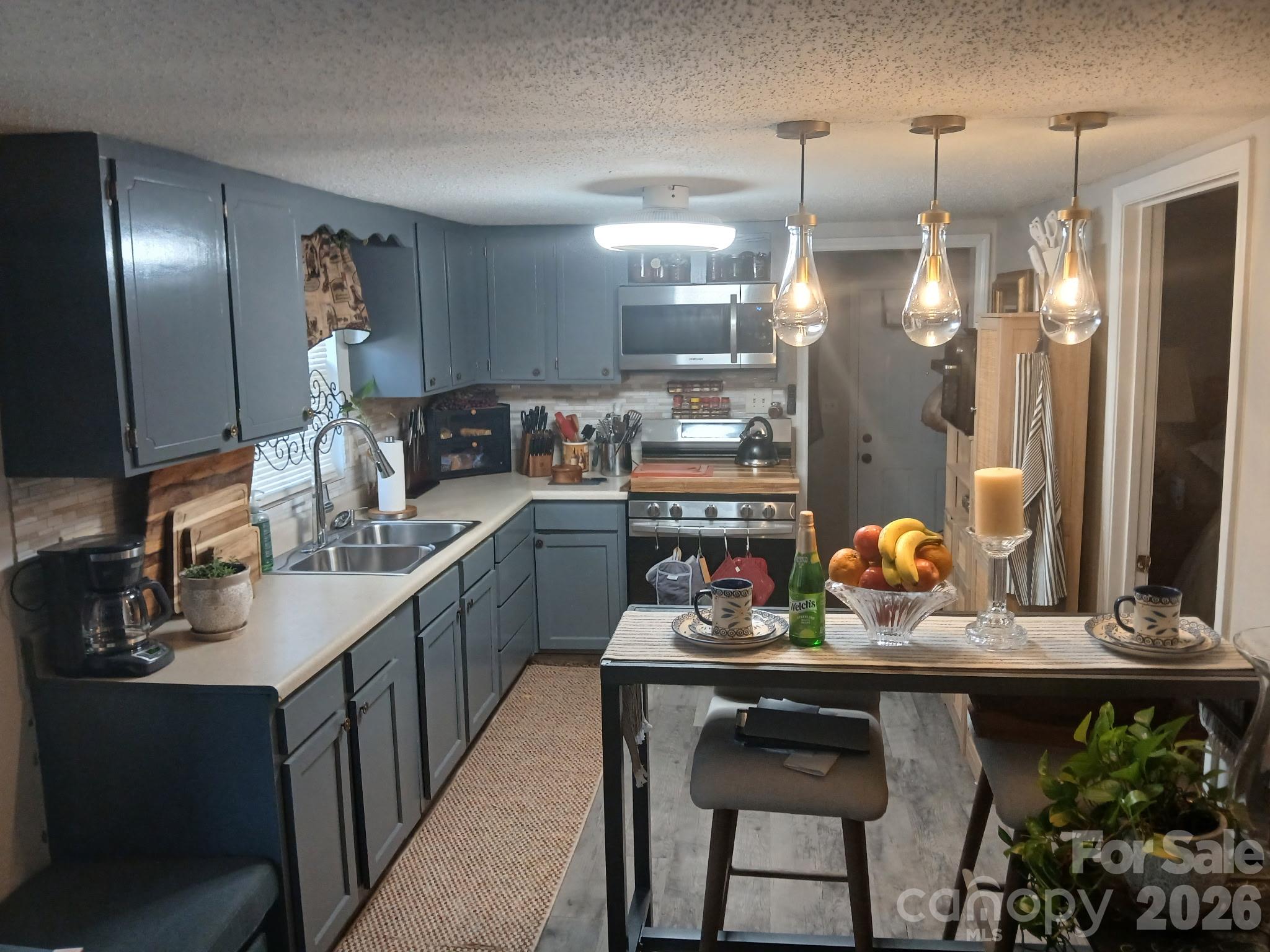 115 S Davis Street Property Photo 6