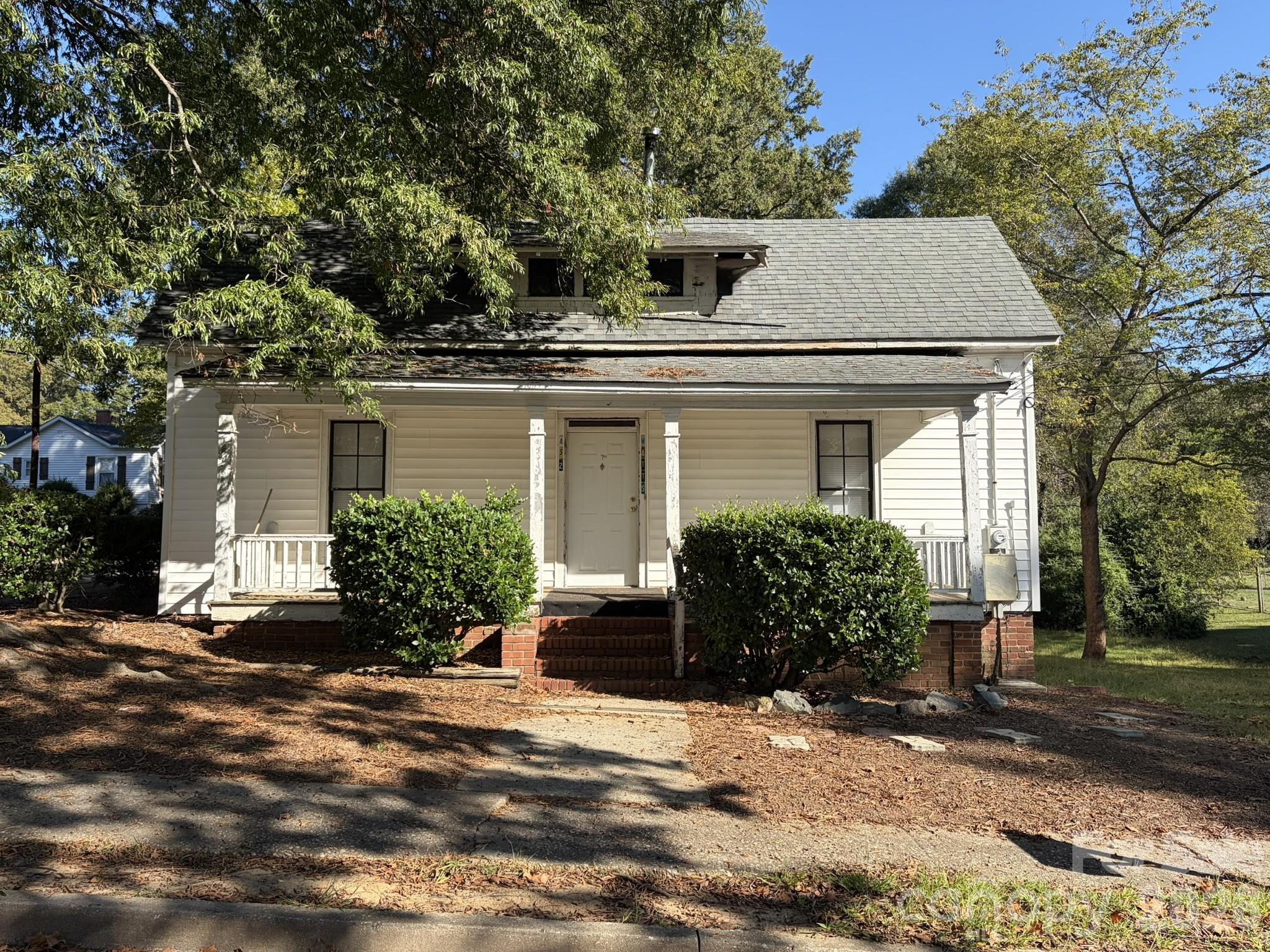 432 Watts Street Property Photo 1