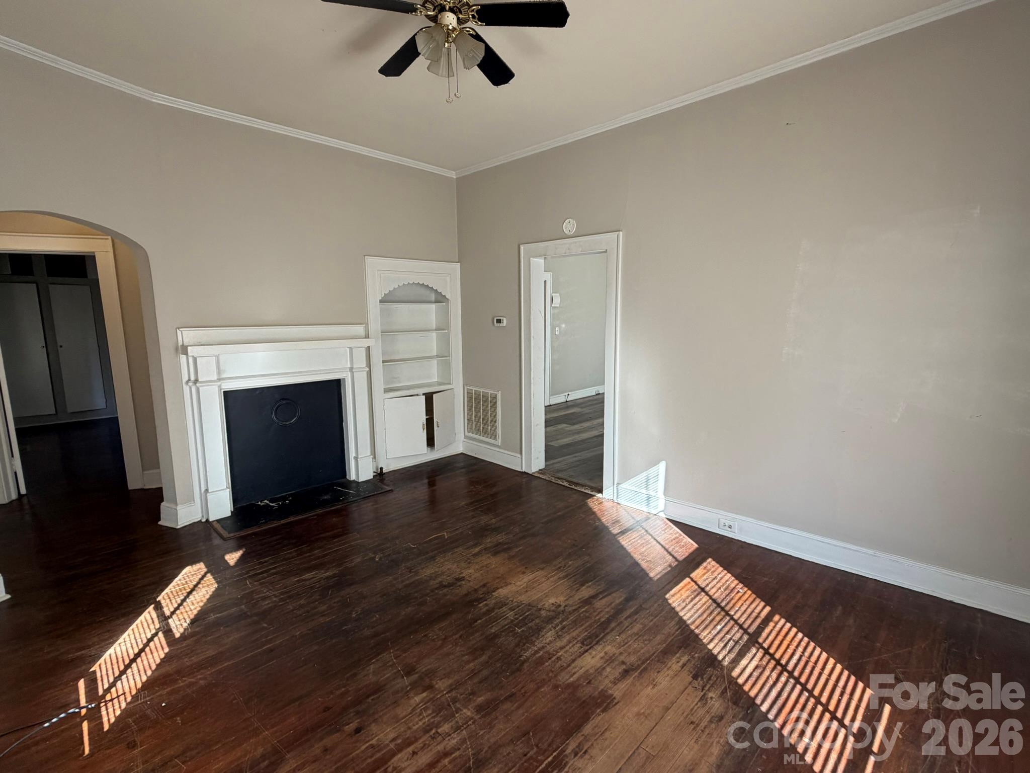432 Watts Street Property Photo 3