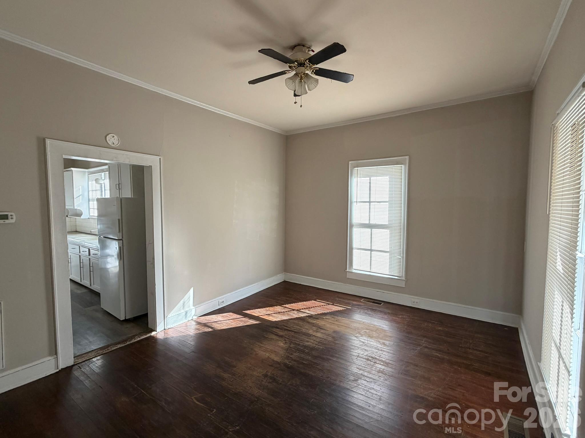 432 Watts Street Property Photo 4