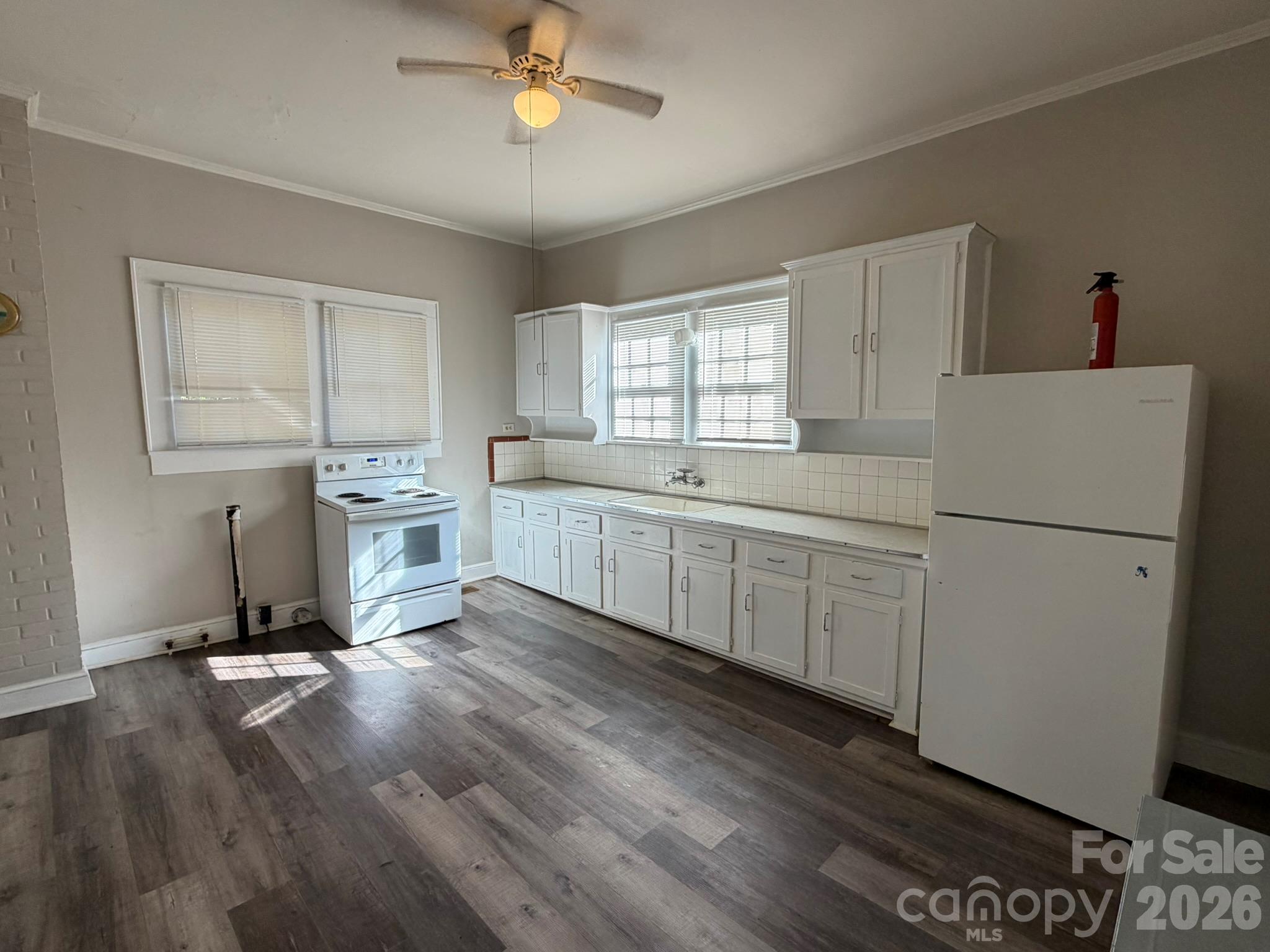 432 Watts Street Property Photo 5
