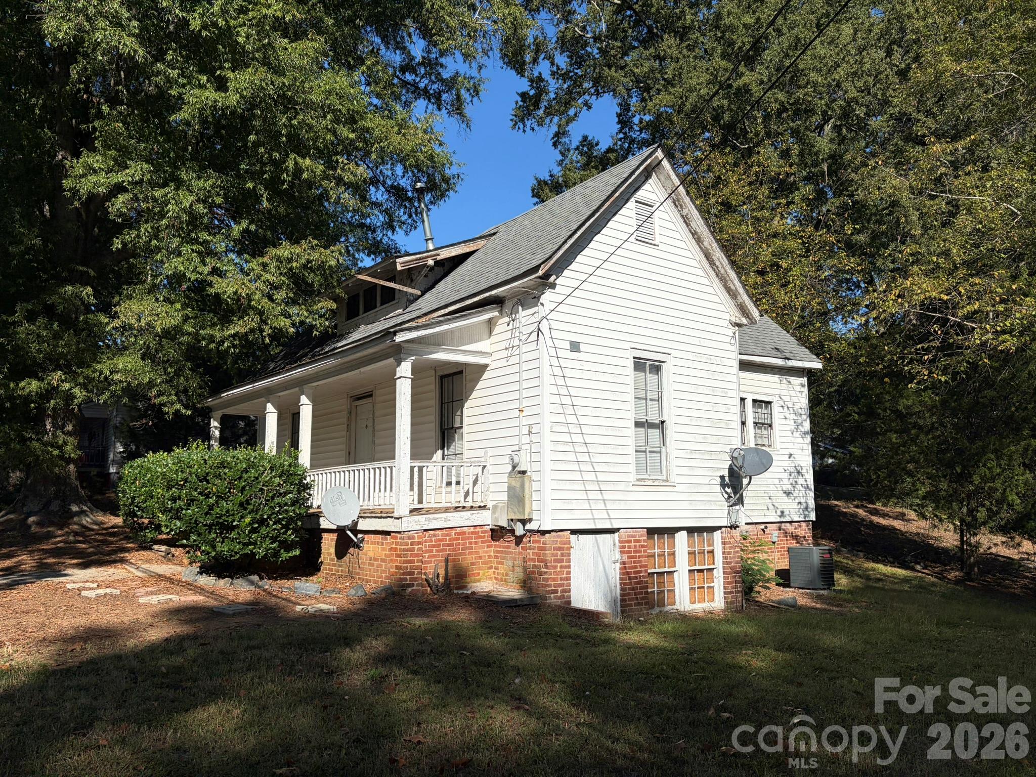 432 Watts Street Property Photo 8