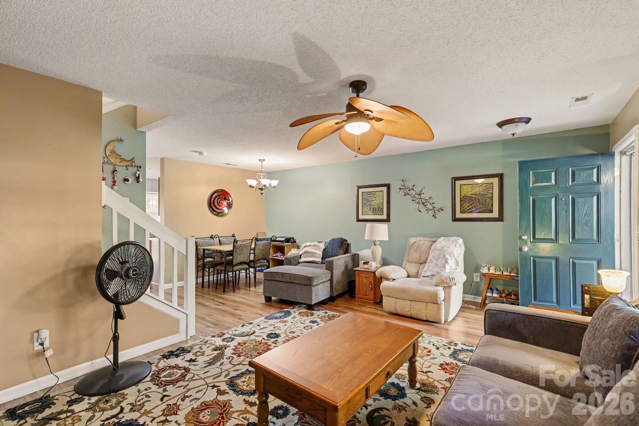 12732 Hennigan Place Lane Property Photo 3